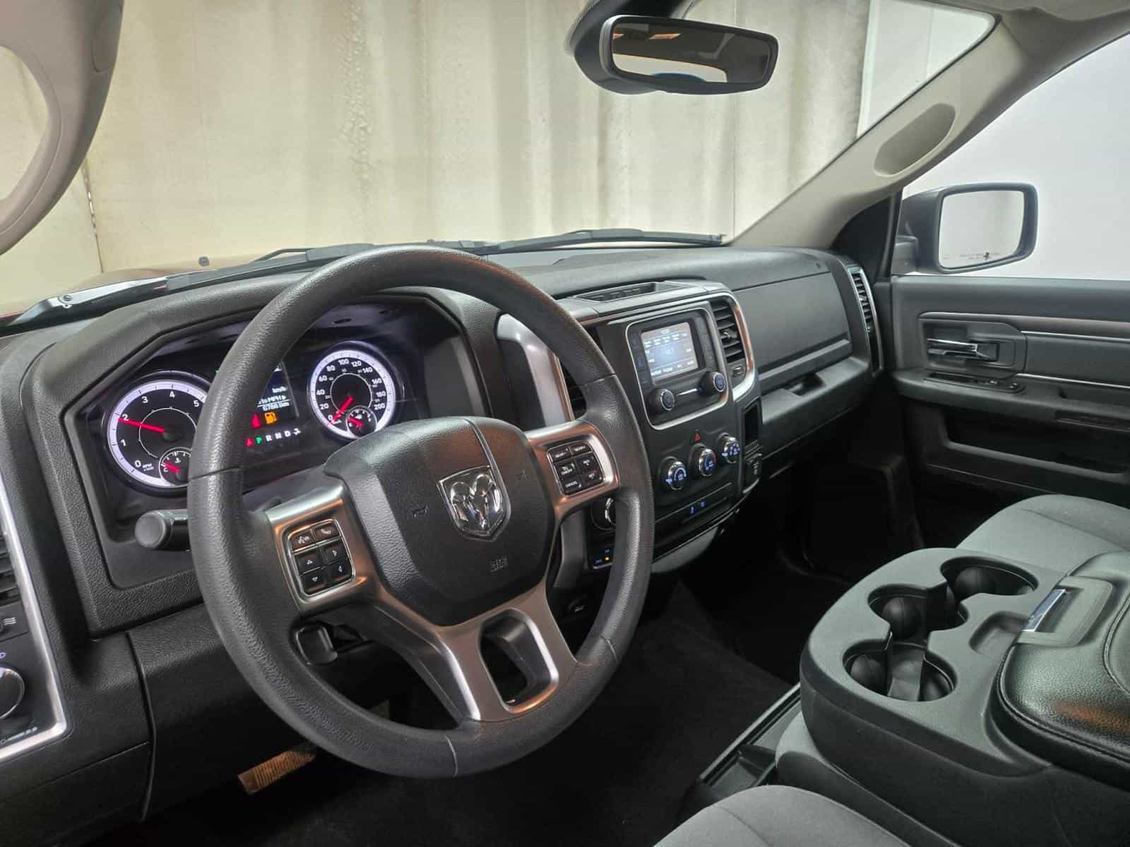 2023 RAM 1500 Classic SLT - Image 12