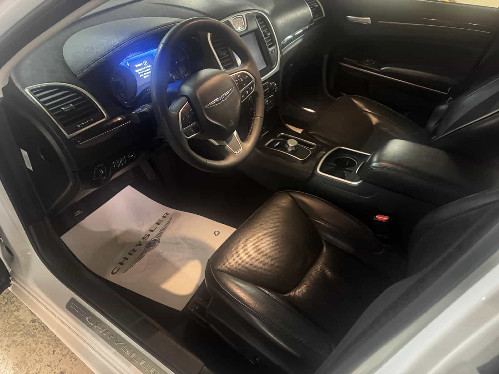 2023 Chrysler 300 Touring L Touring L - Image 7