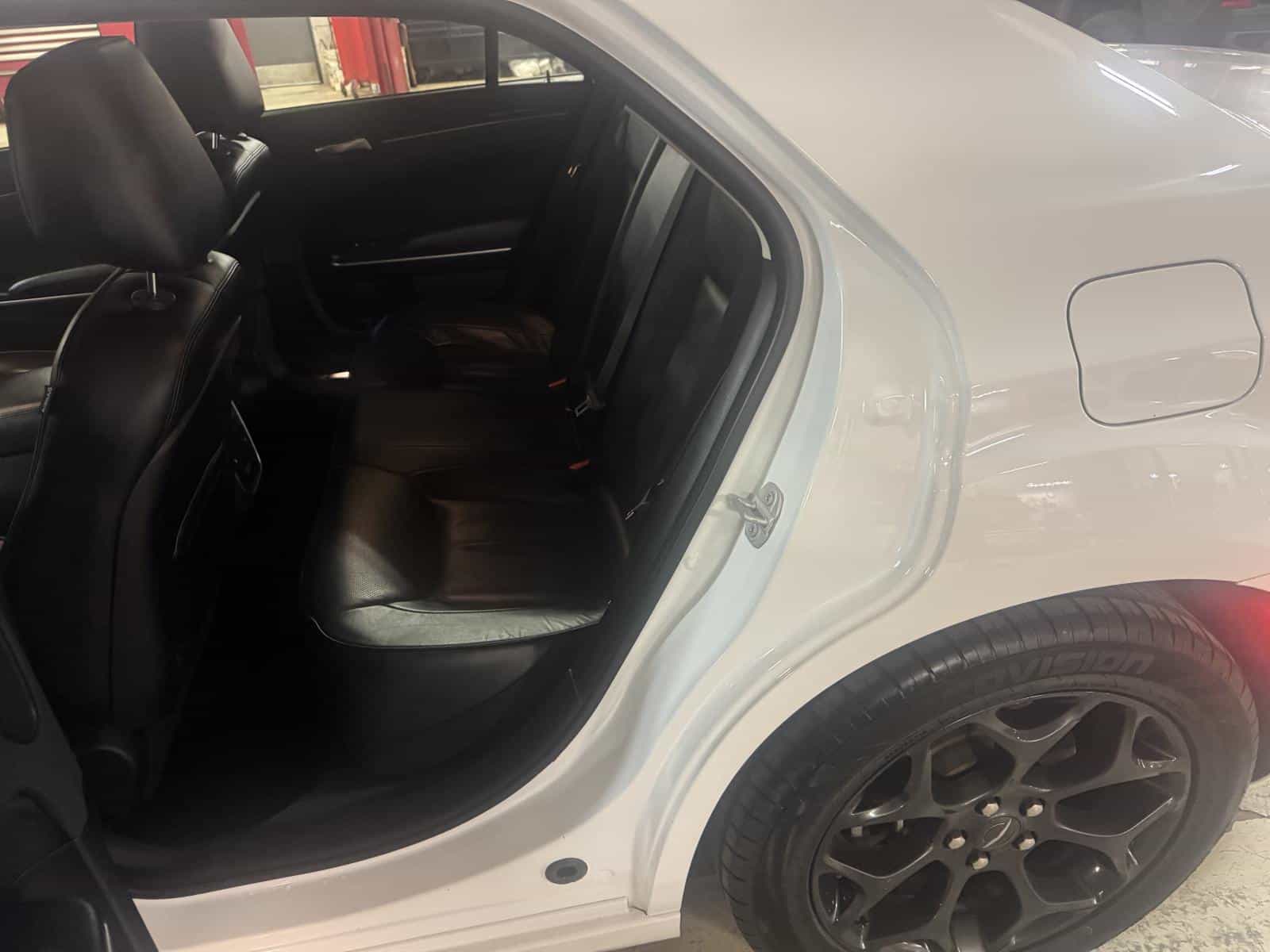 2023 Chrysler 300 Touring L Touring L - Image 8