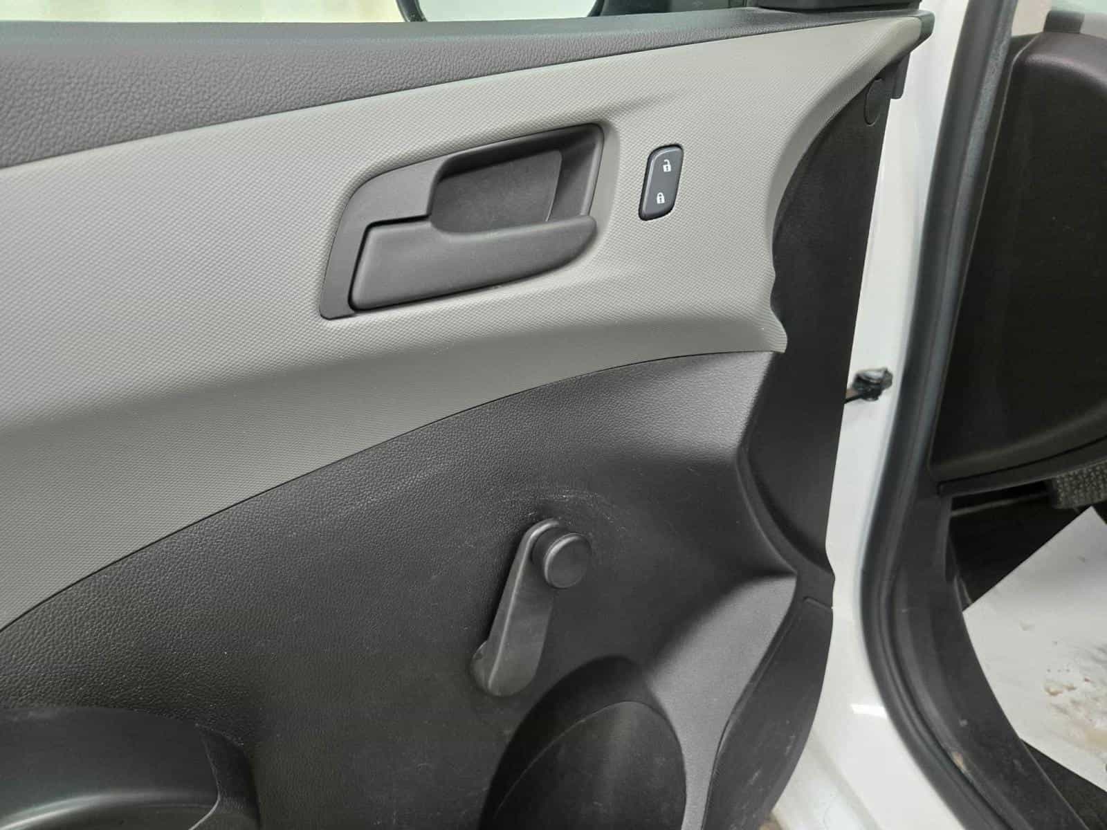 2015 Chevrolet Sonic Ls LS - Image 15