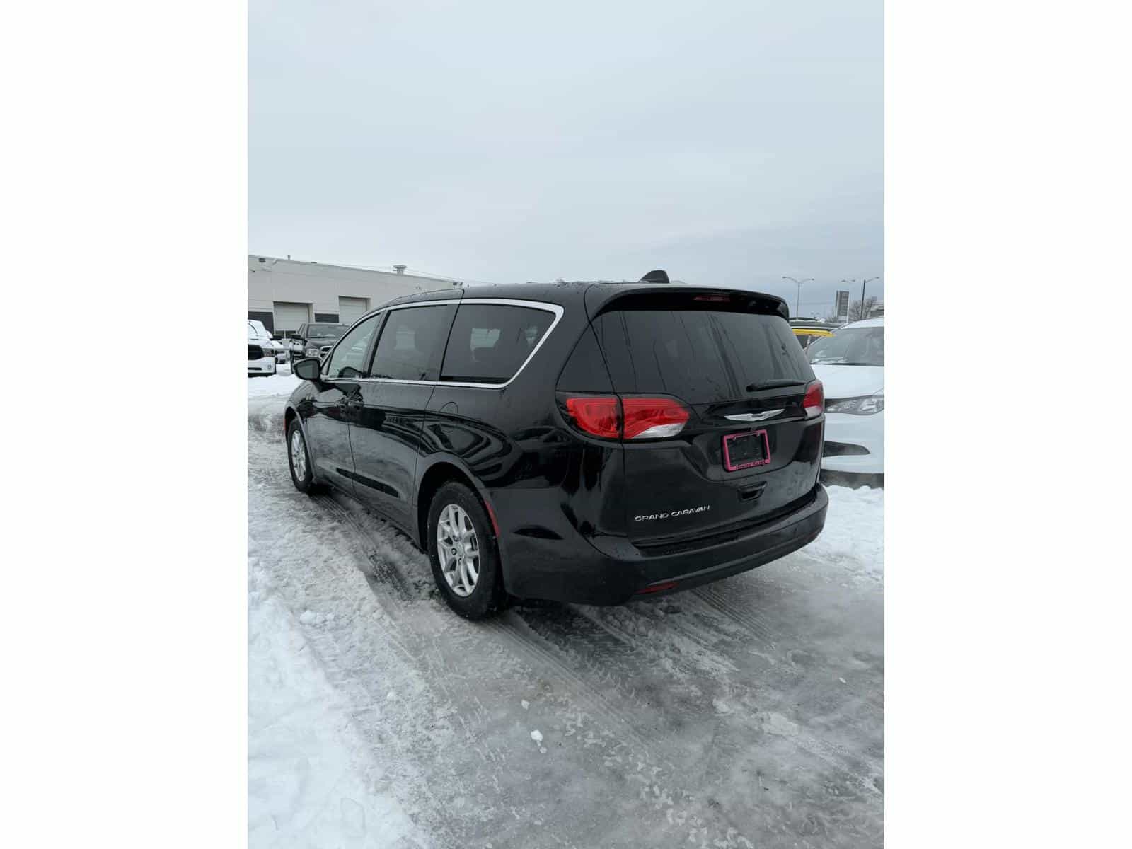 Image 2 Chrysler Grand Caravan SXT 2026