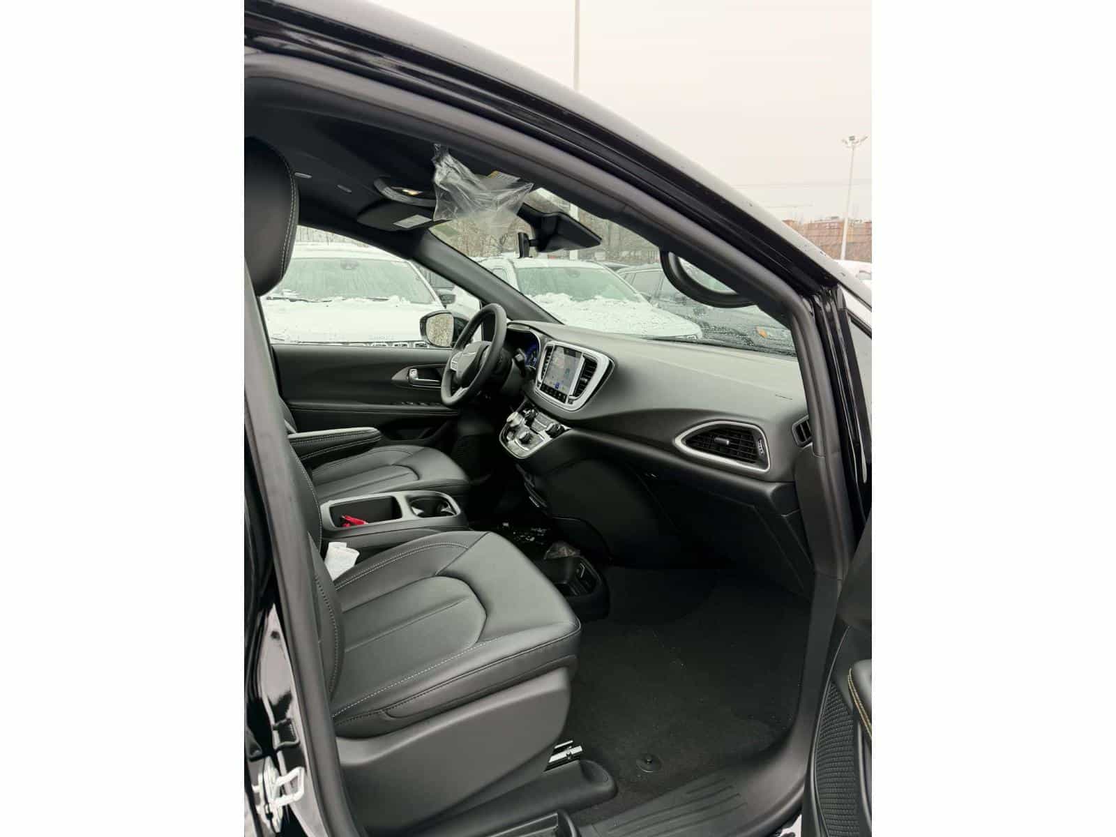 Image 9 Chrysler Grand Caravan SXT 2026