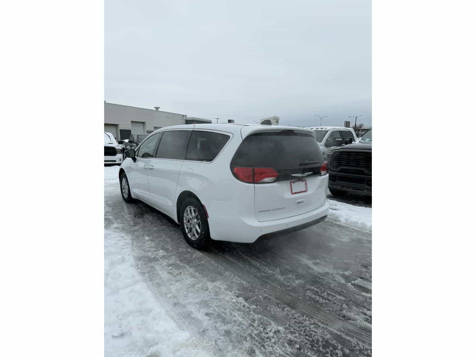 Image 13 Chrysler Grand Caravan SXT 2026