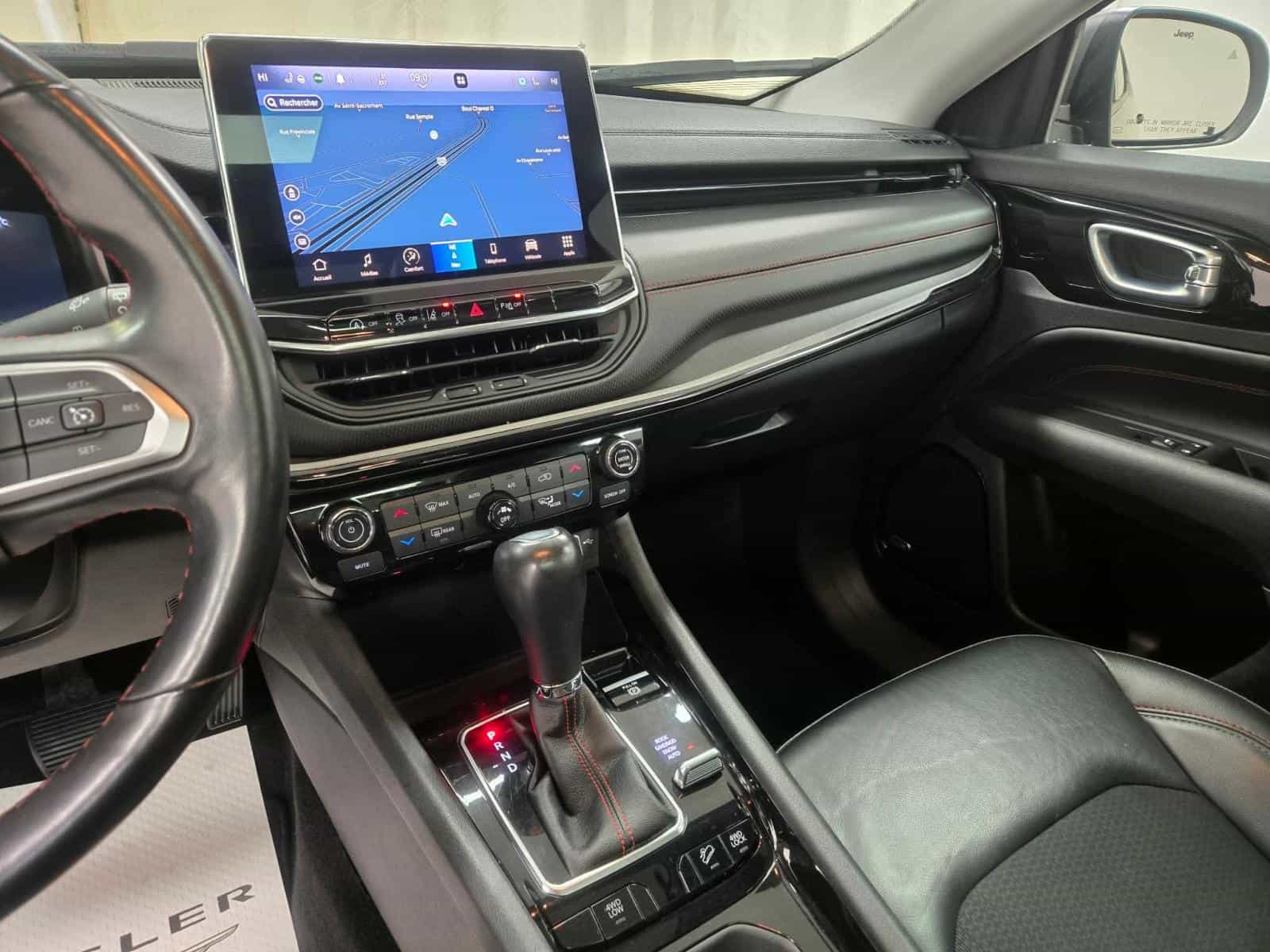 2022 Jeep Compass Trailhawk - Image 15