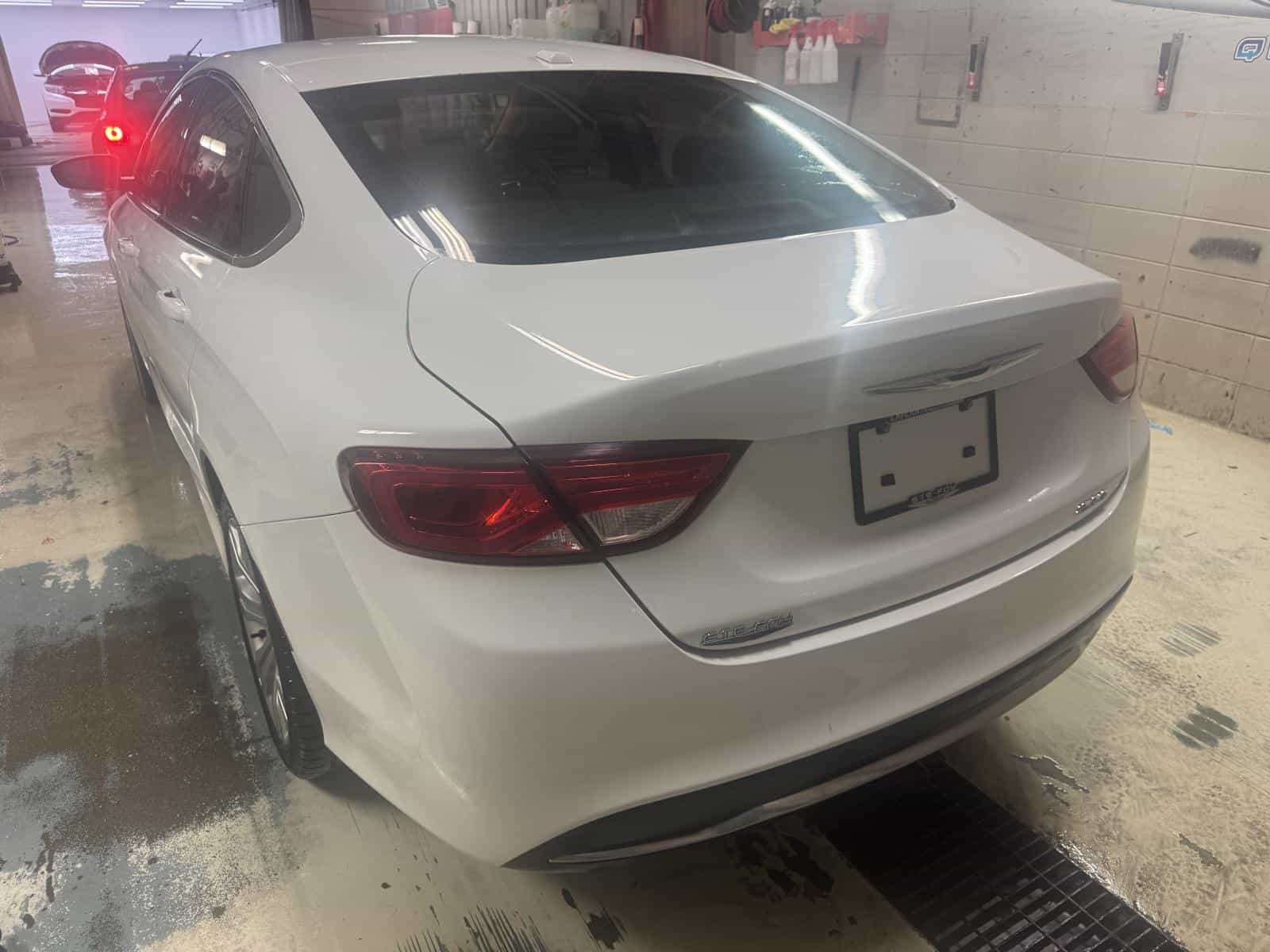 2015 Chrysler 200 Limited - Image 2