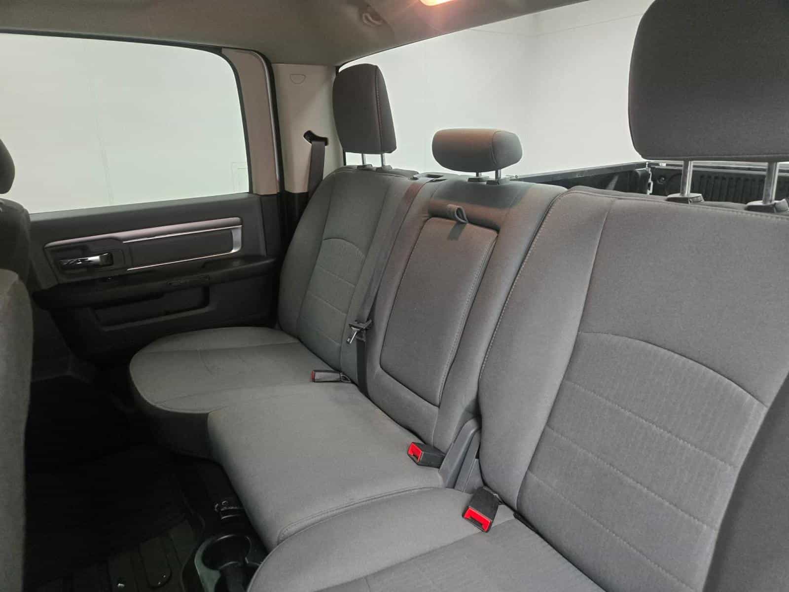 2023 RAM 1500 CLASSIC SLT SLT - Image 9