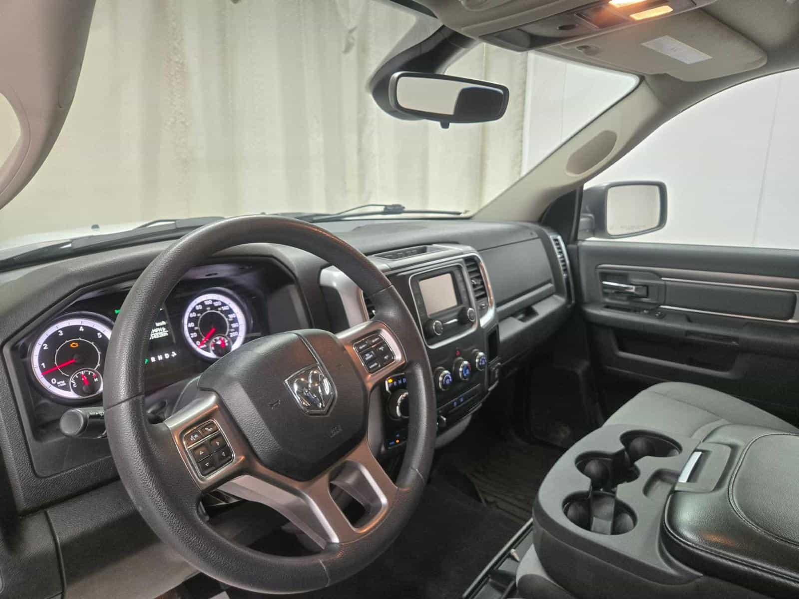 2023 RAM 1500 Classic SLT - Image 13