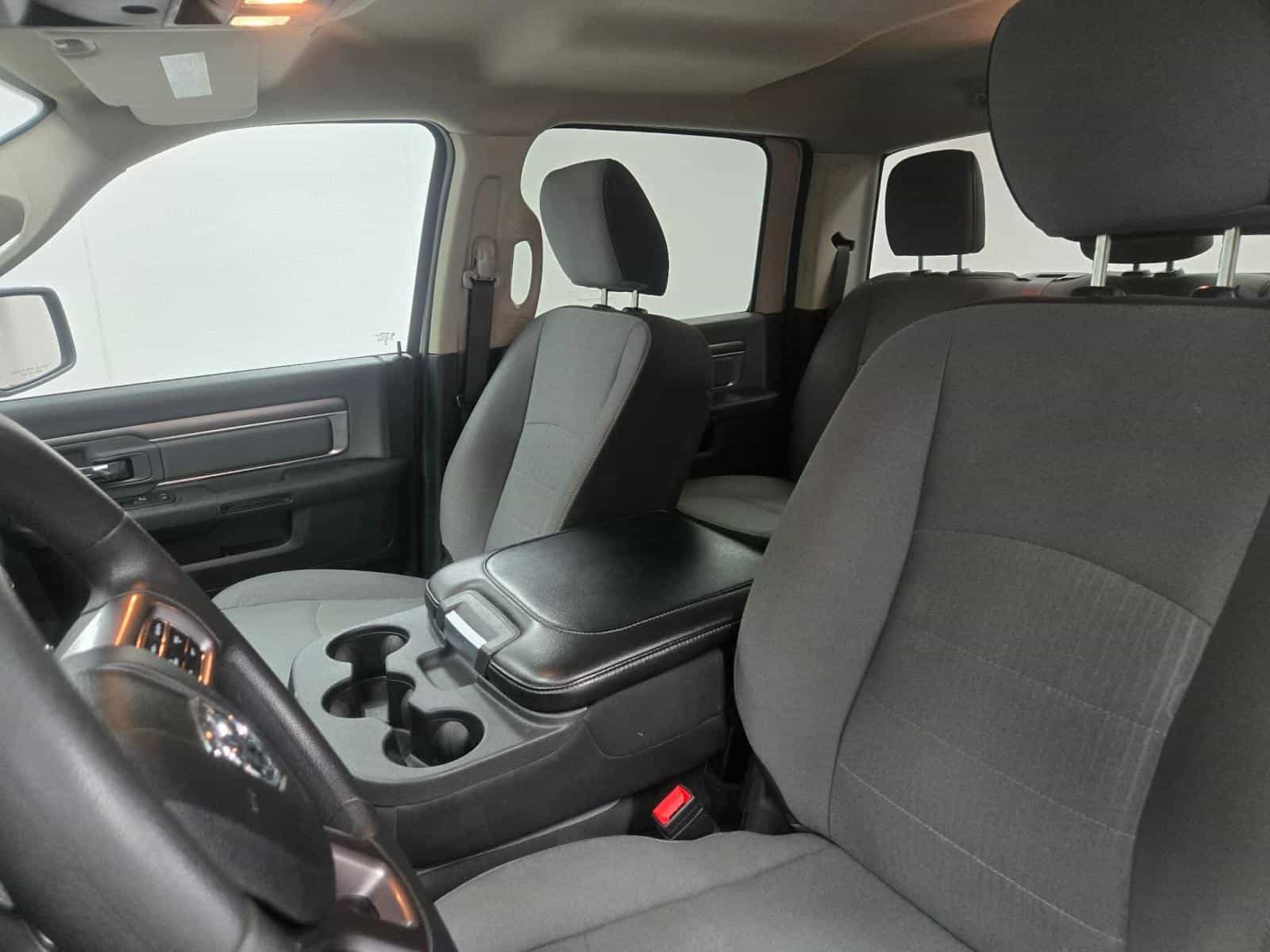 2023 RAM 1500 Classic SLT - Image 12