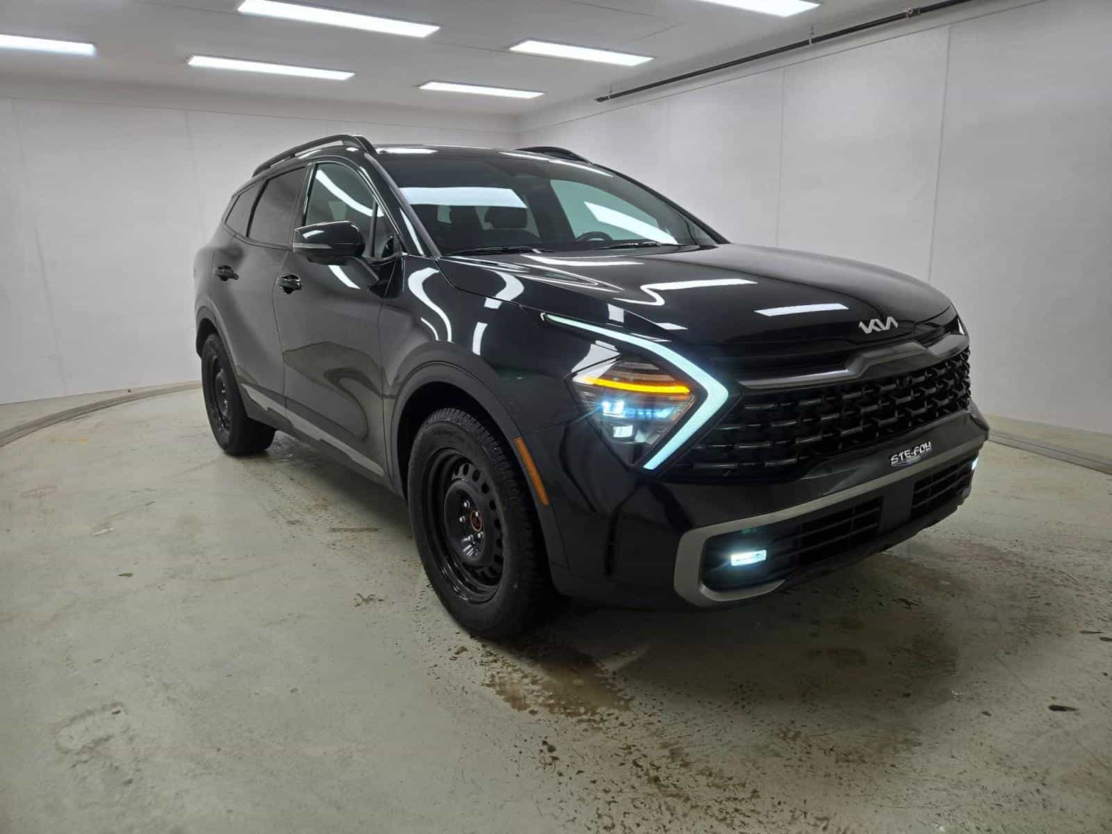 2023 Kia Sportage X-Line Limited - Image 3