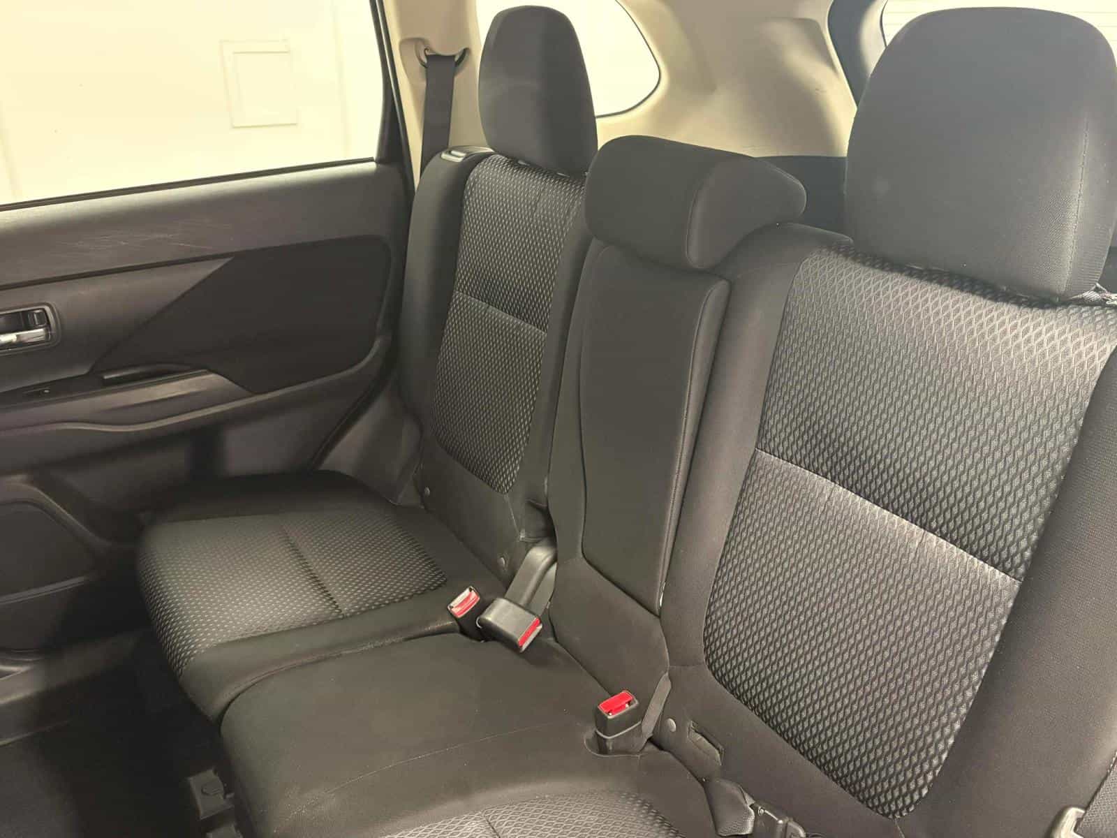 2016 Mitsubishi OUTLANDER ES ES - Image 7