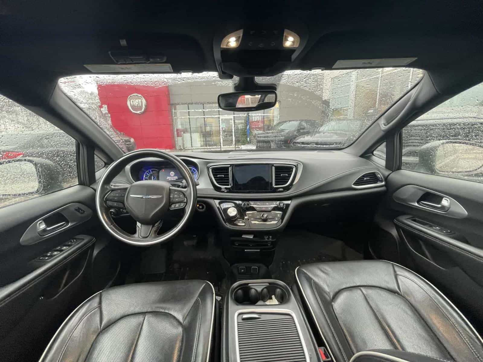 2020 Chrysler Pacifica Hybrid Limited - Image 12