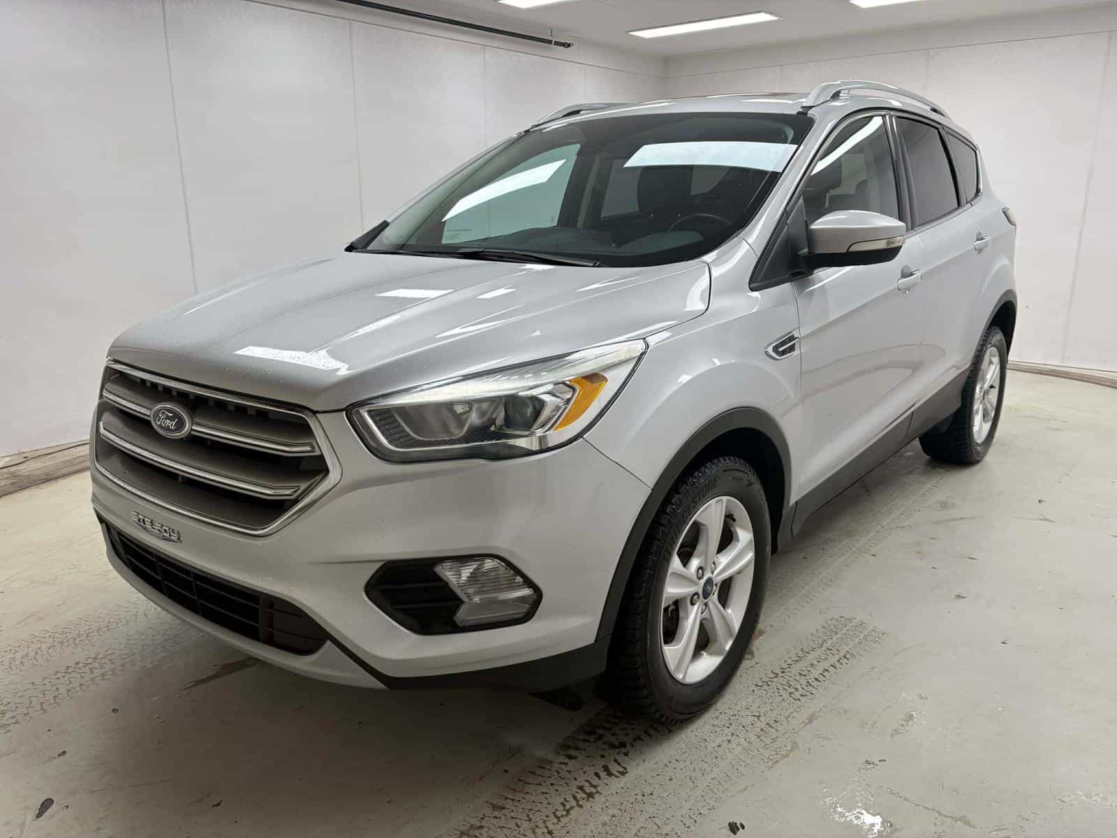 2017 Ford ESCAPE TITANIUM Titanium - Image 1