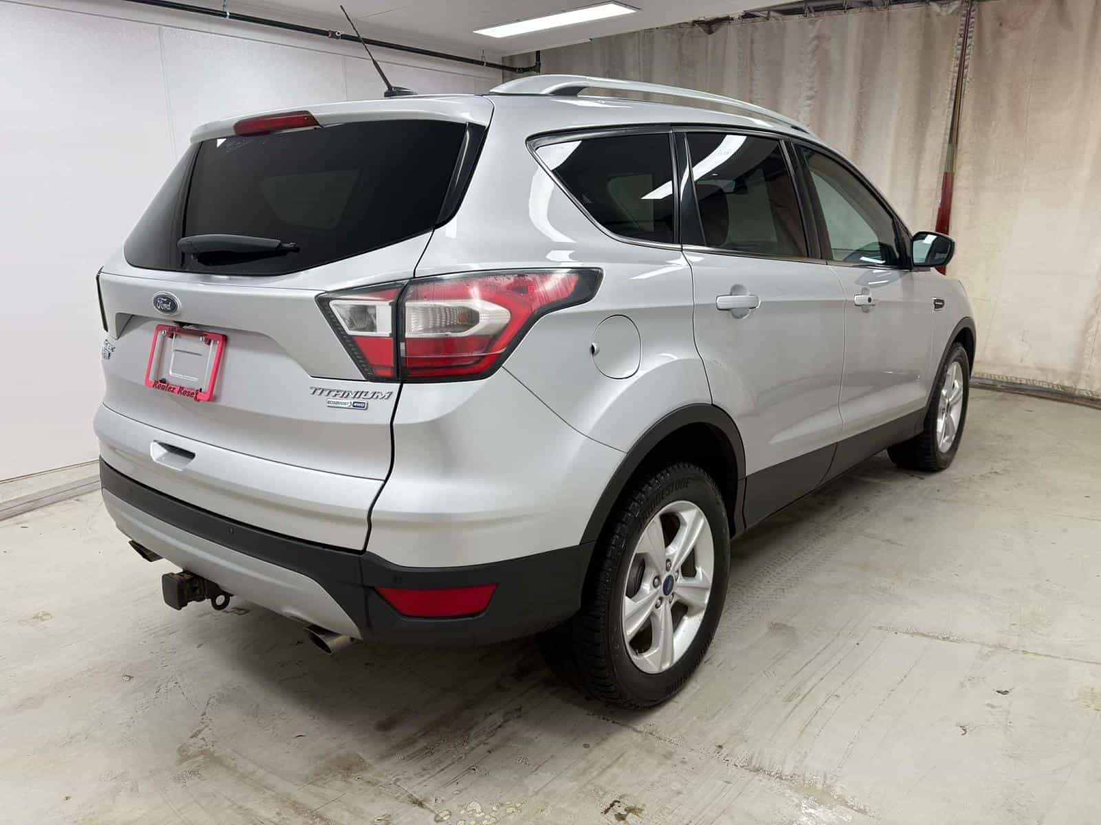 2017 Ford ESCAPE TITANIUM Titanium - Image 4