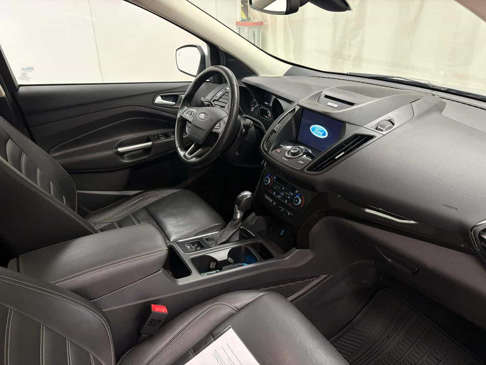 2017 Ford ESCAPE TITANIUM Titanium - Image 10