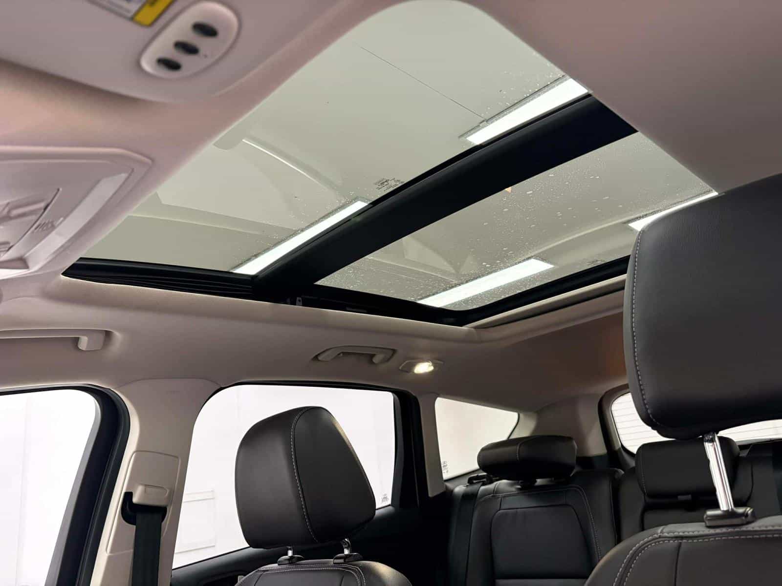 2017 Ford ESCAPE TITANIUM Titanium - Image 13