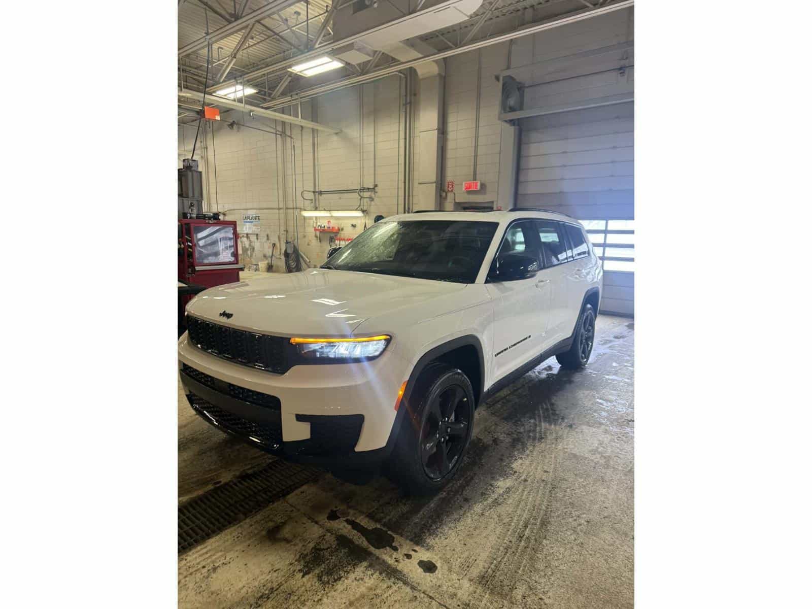 Image 2 Jeep Grand Cherokee L Altitude 2025