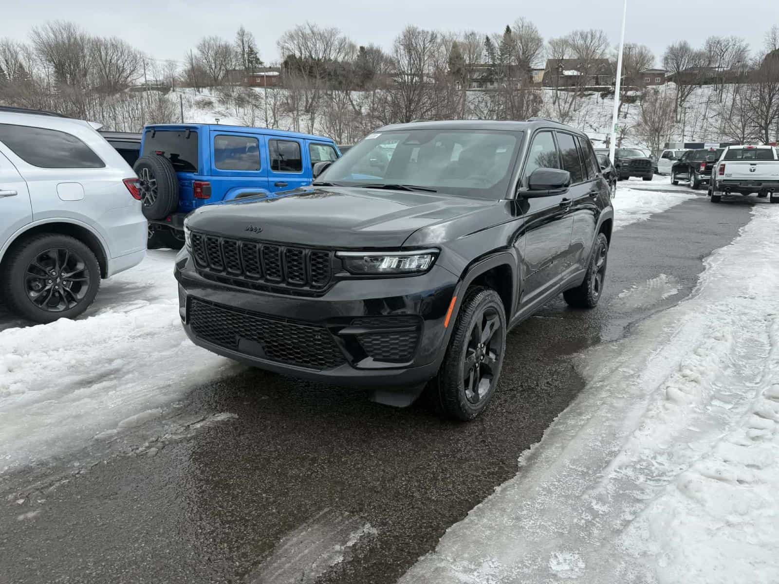 2025 Jeep Grand Cherokee Altitude - Image 1