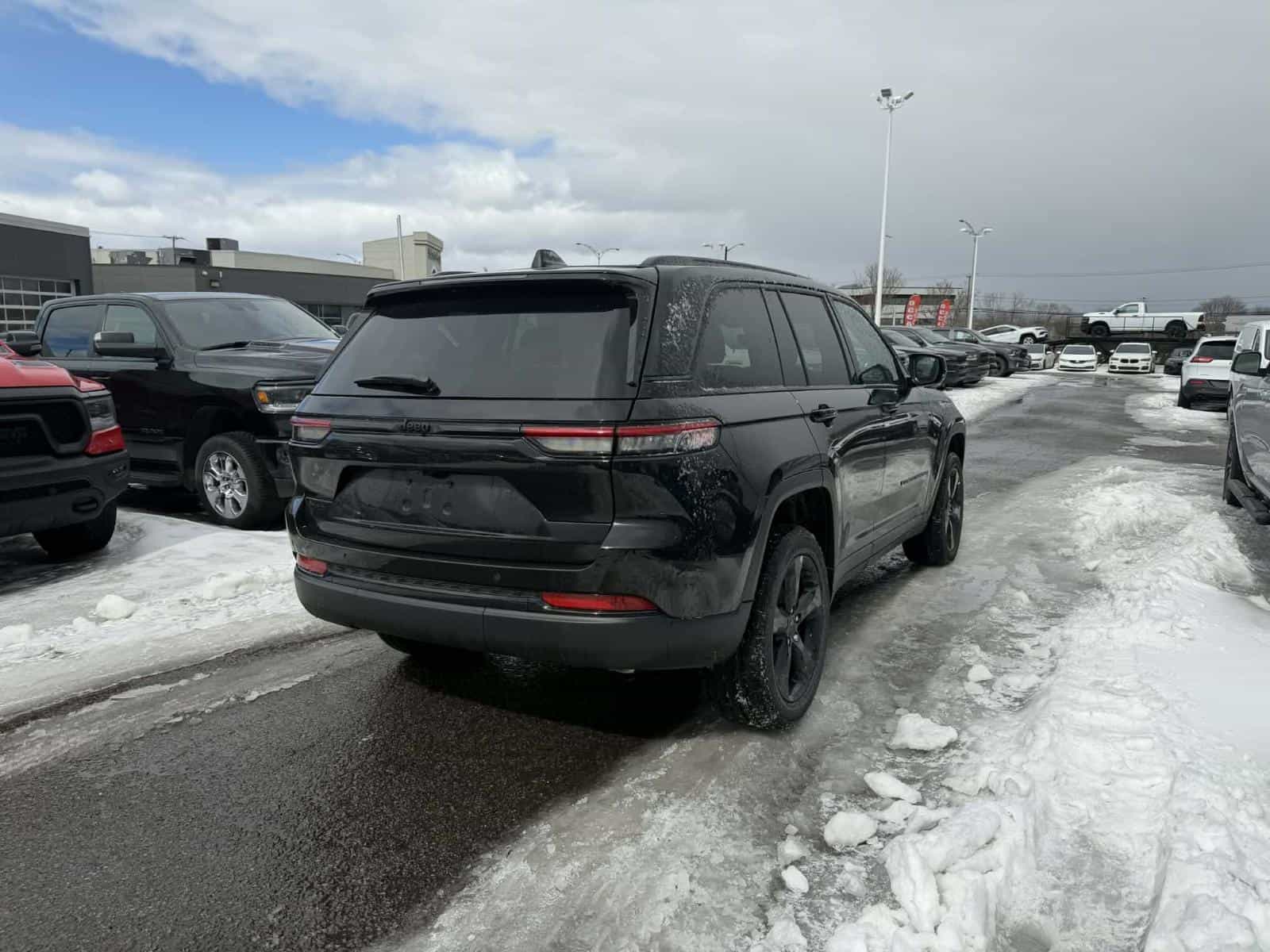 Image 3 Jeep Grand Cherokee Altitude 2025