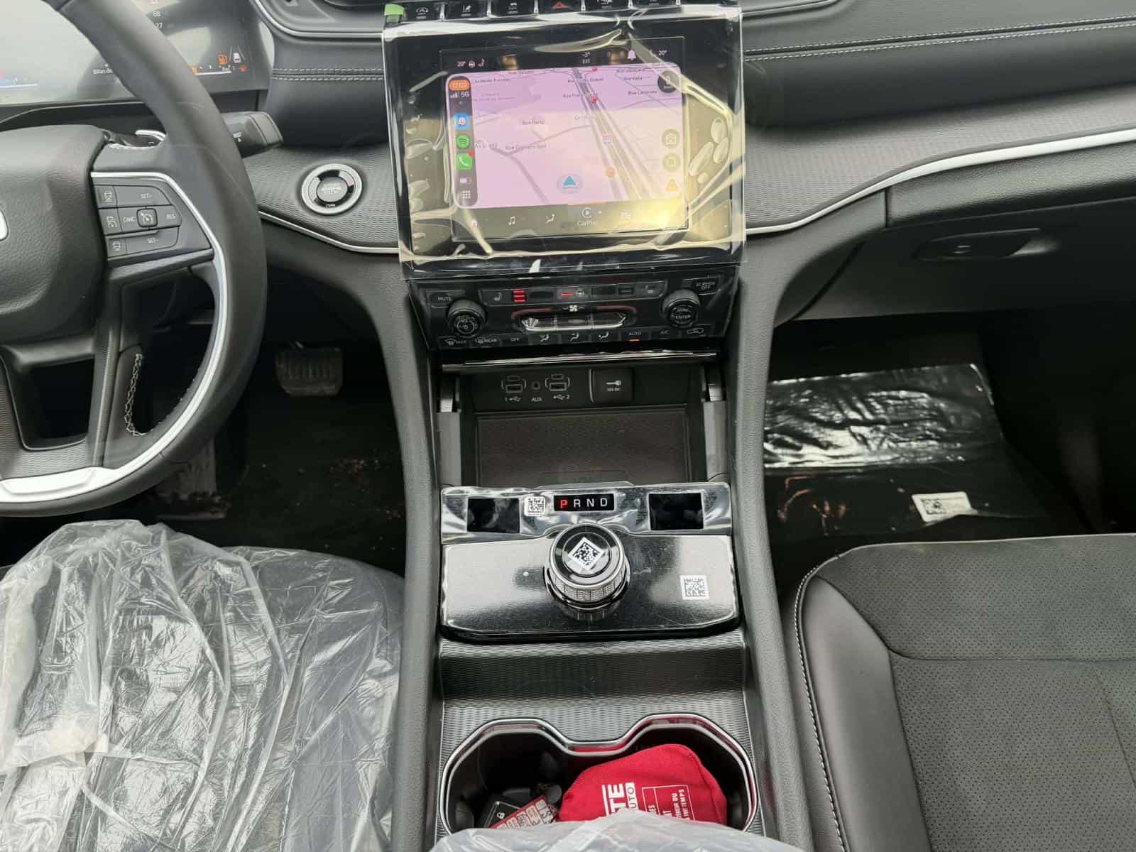 2025 Jeep Grand Cherokee Altitude - Image 9