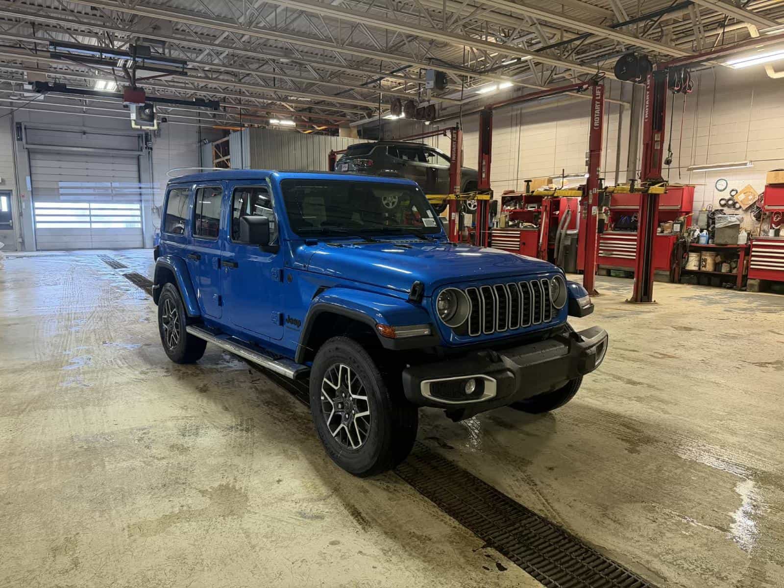 Image 2 Jeep Wrangler 4 Door Sahara 2026