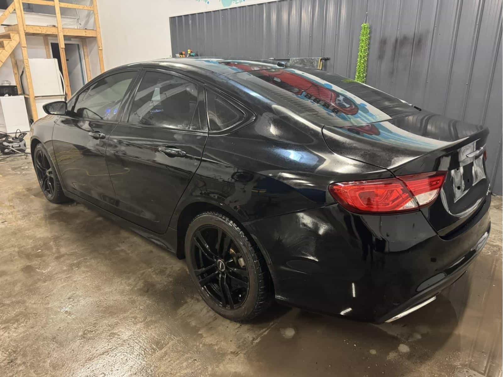 2015 Chrysler 200 S - Image 4