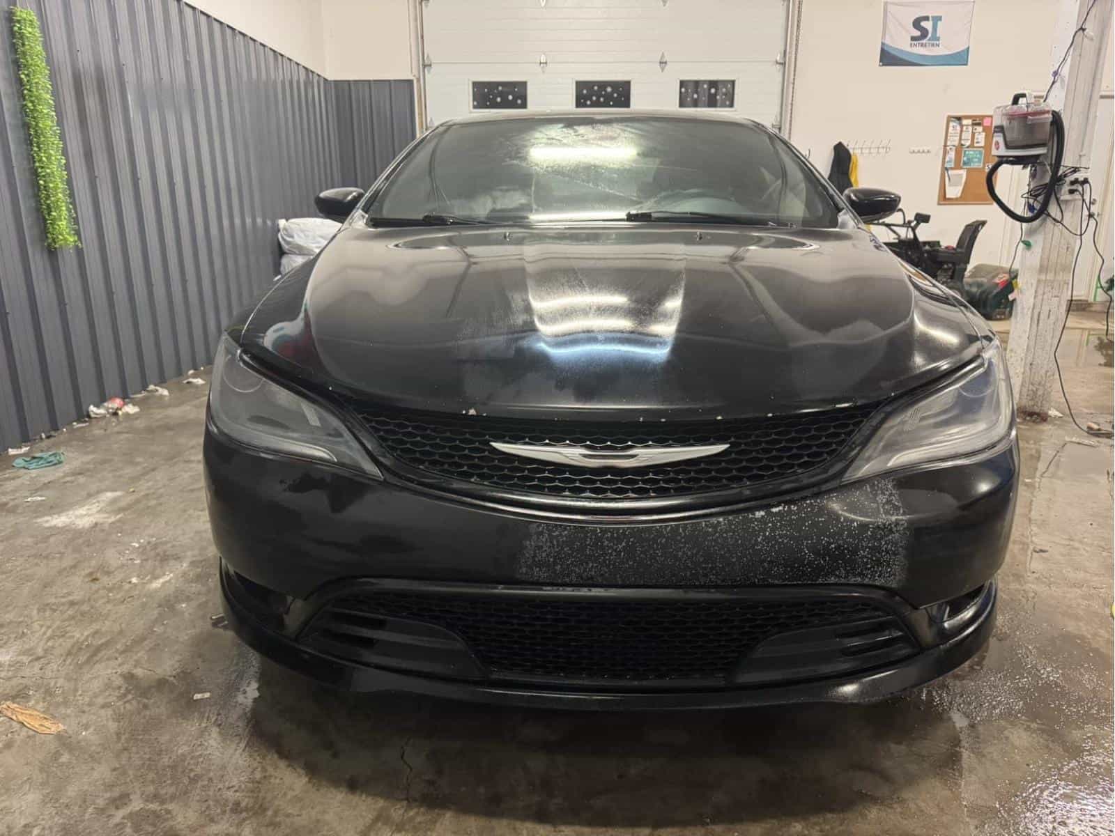 2015 Chrysler 200 S - Image 2