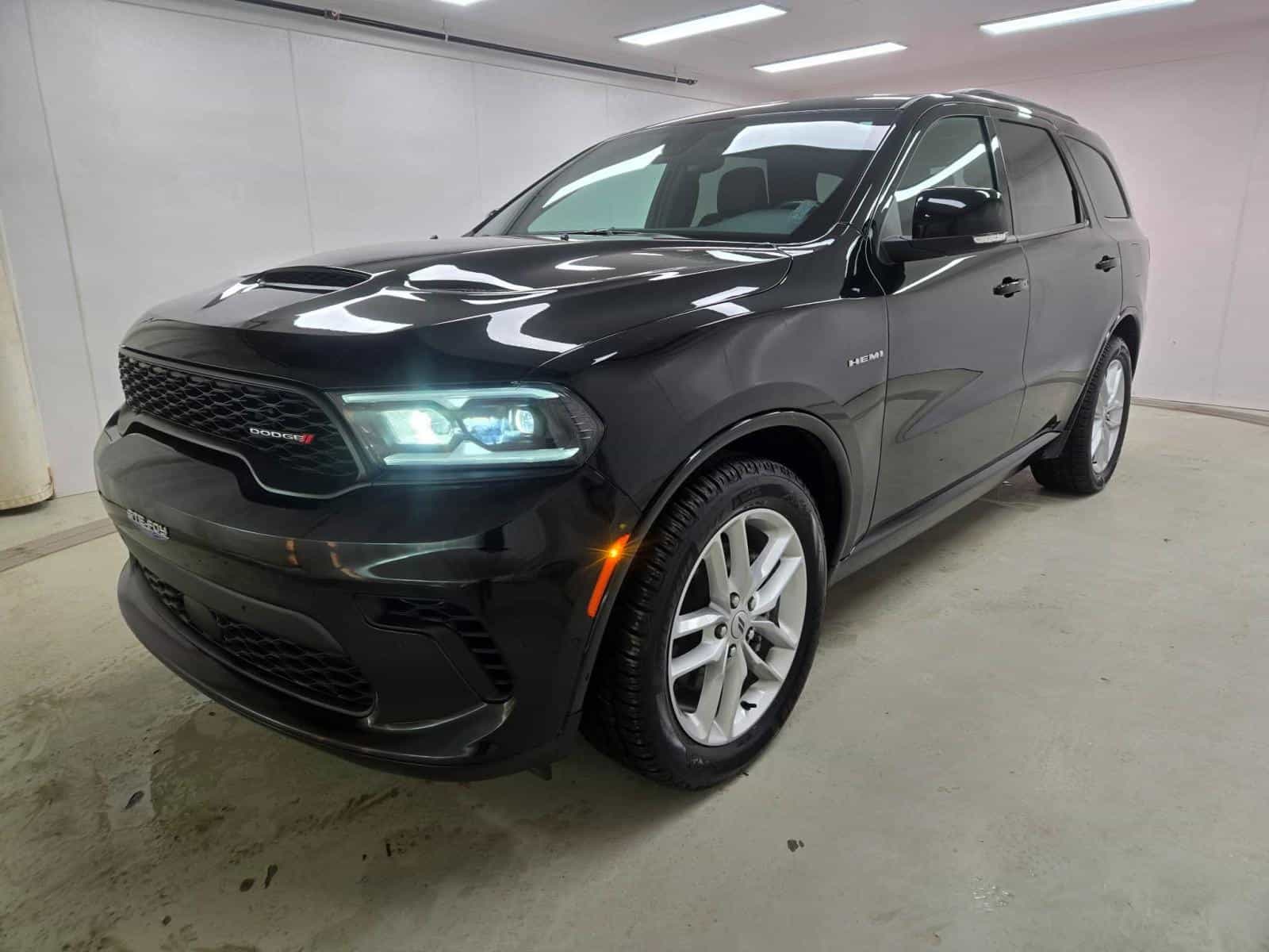 2025 Dodge Durango R/T - Image 1