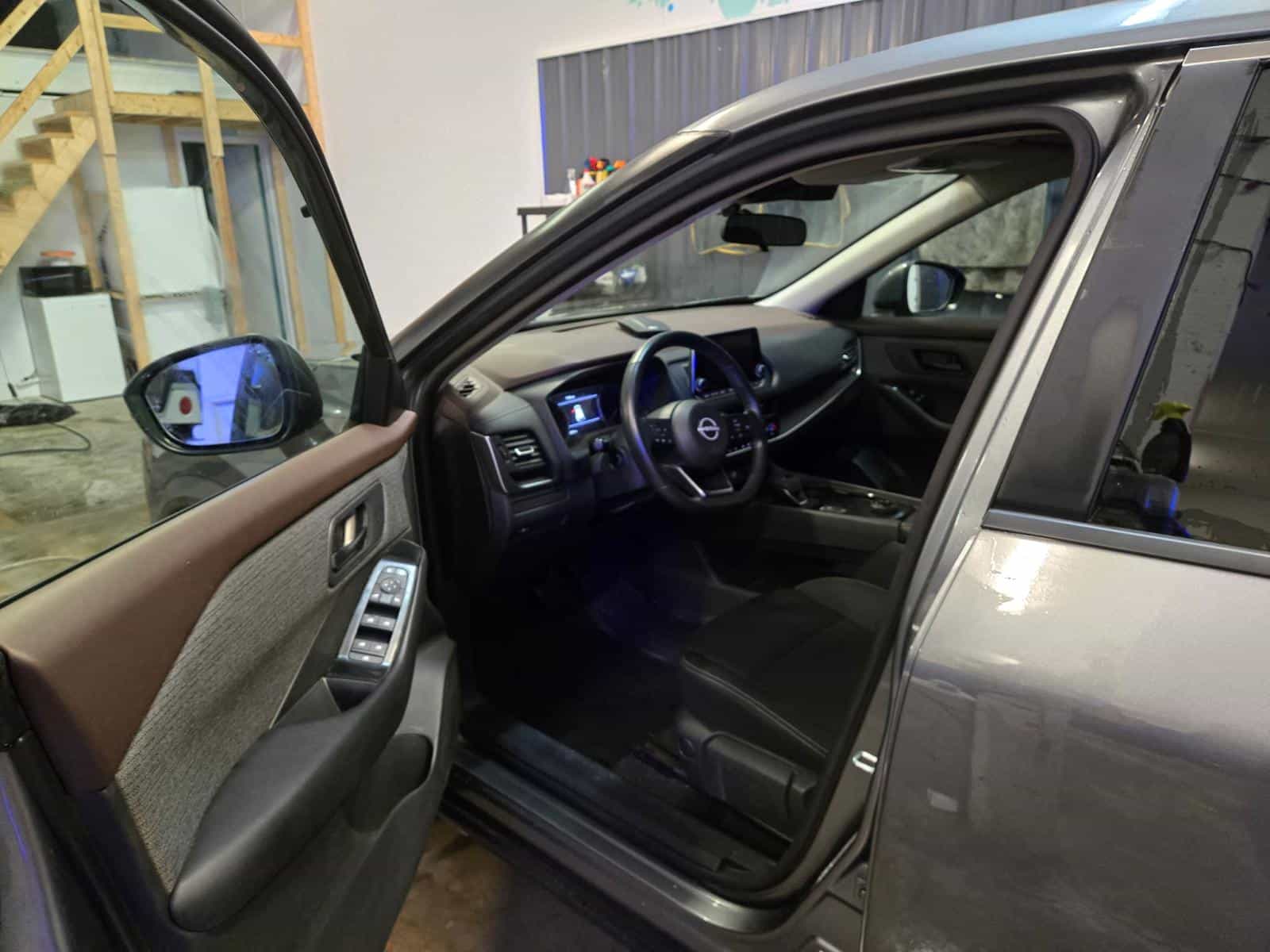 2023 Nissan Rogue S - Image 8