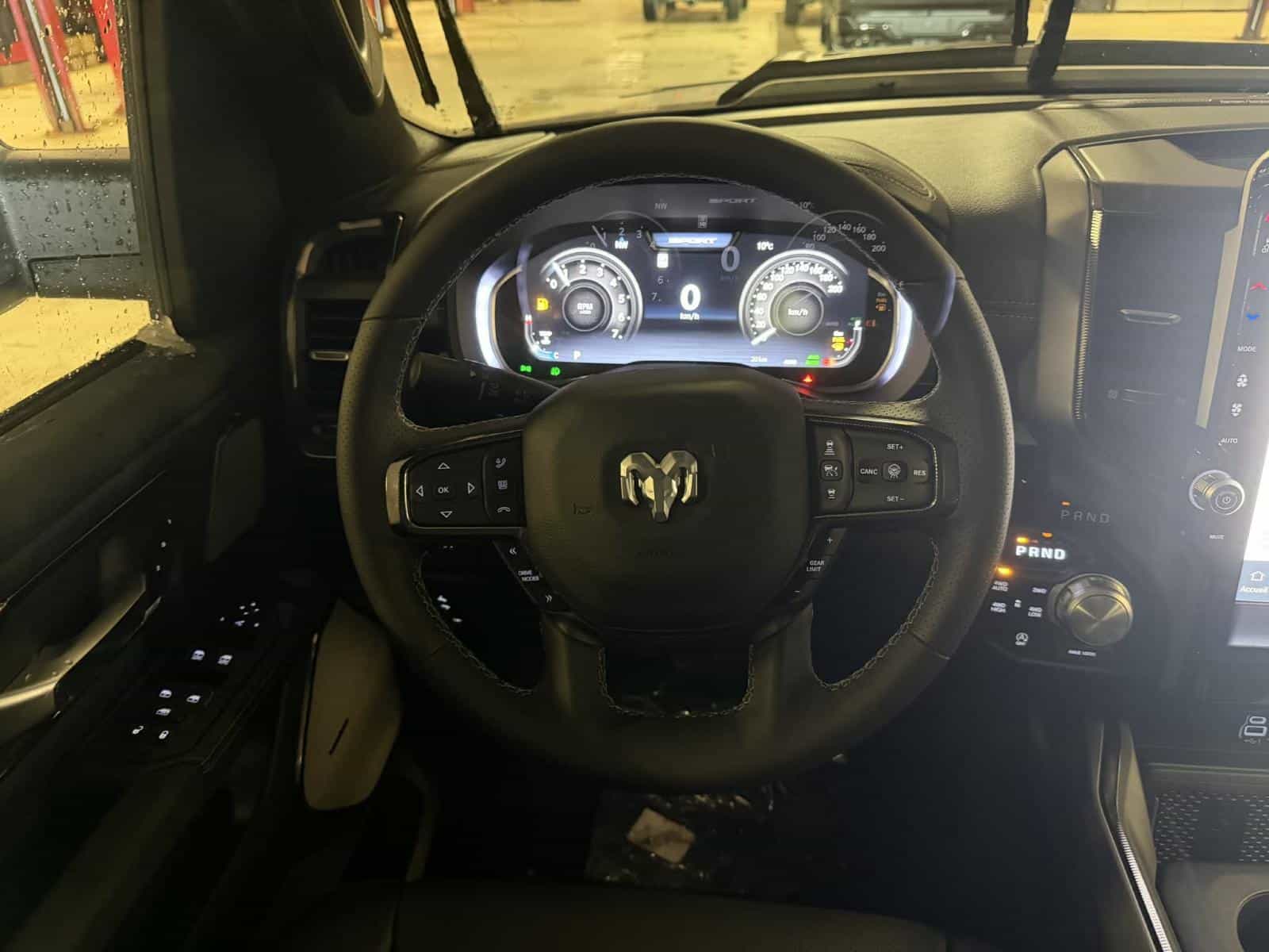 Image 9 RAM 1500 Sport 2026