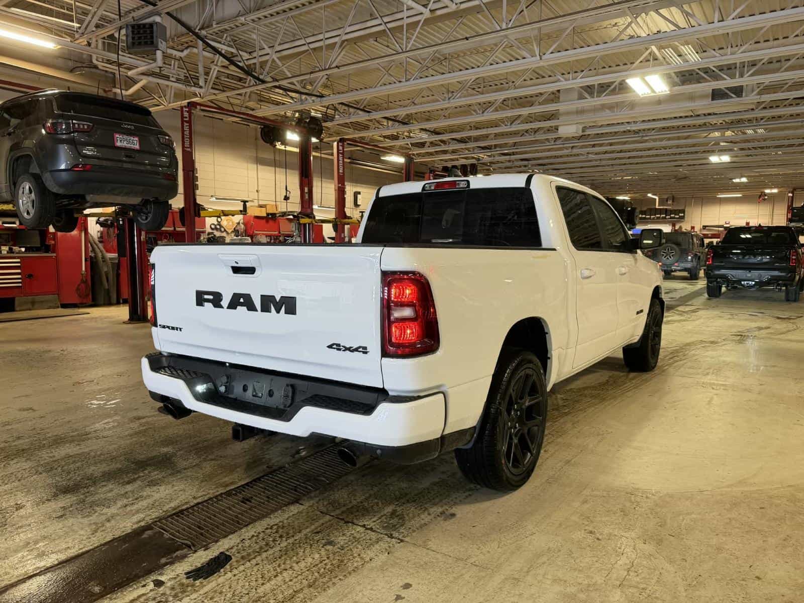 Image 4 RAM 1500 Sport 2026