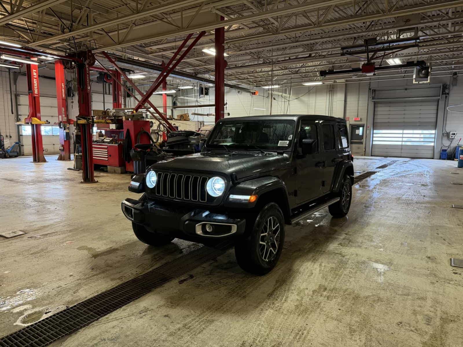 Image 1 Jeep Wrangler 4 Door Sahara 2026