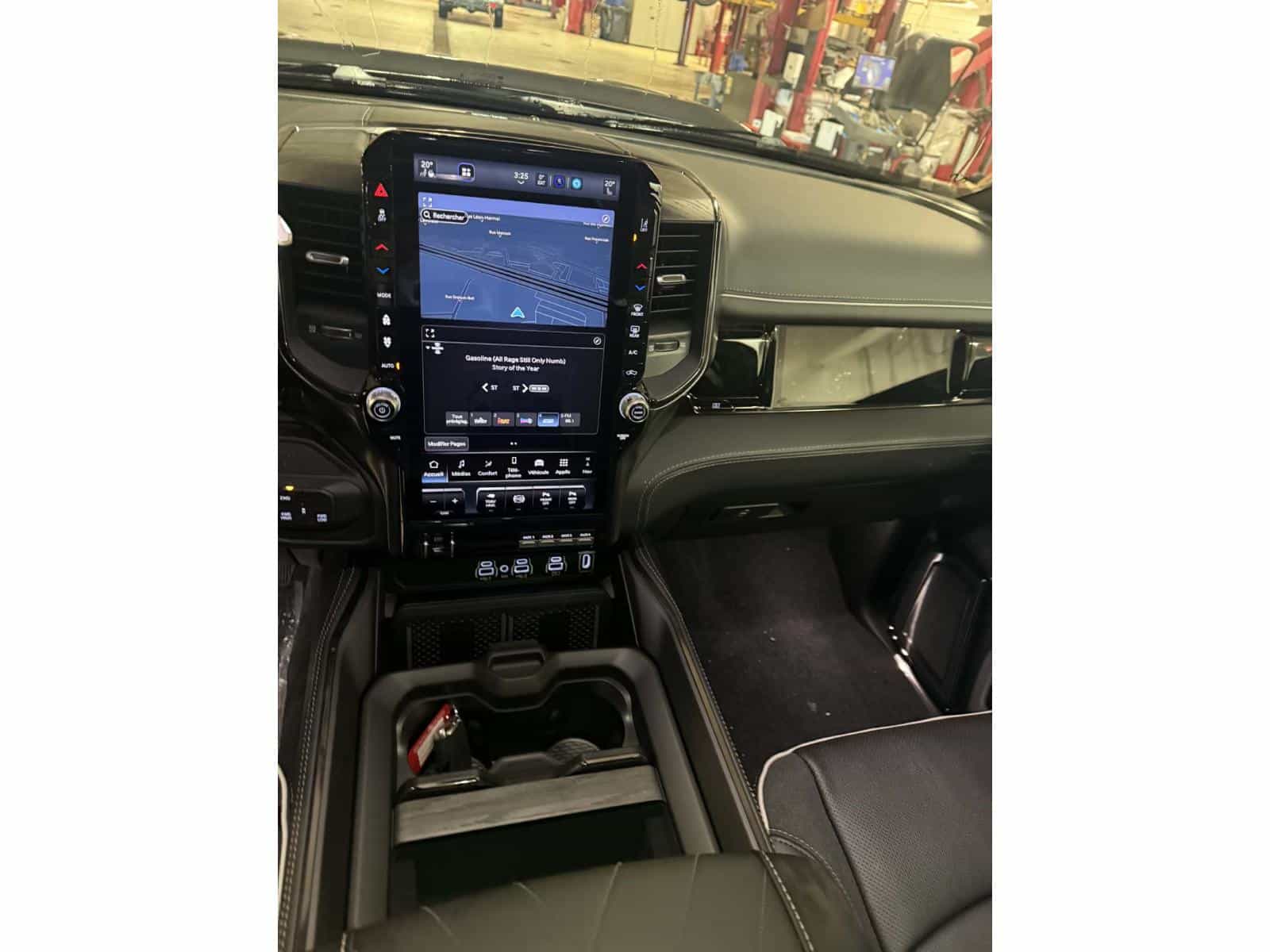 Image 4 RAM 2500 Limited 2026