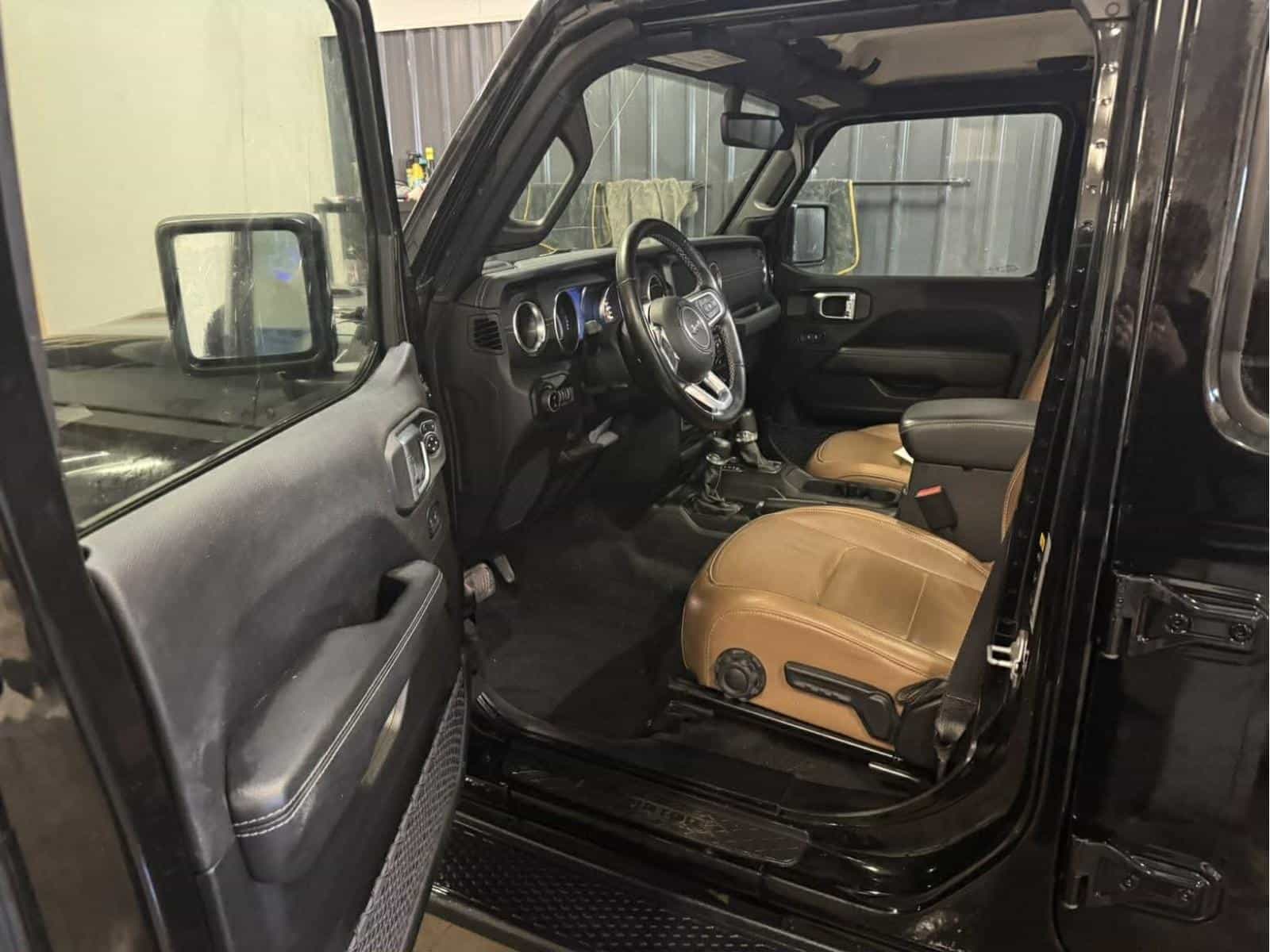 2022 Jeep Gladiator Overland Overland - Image 11