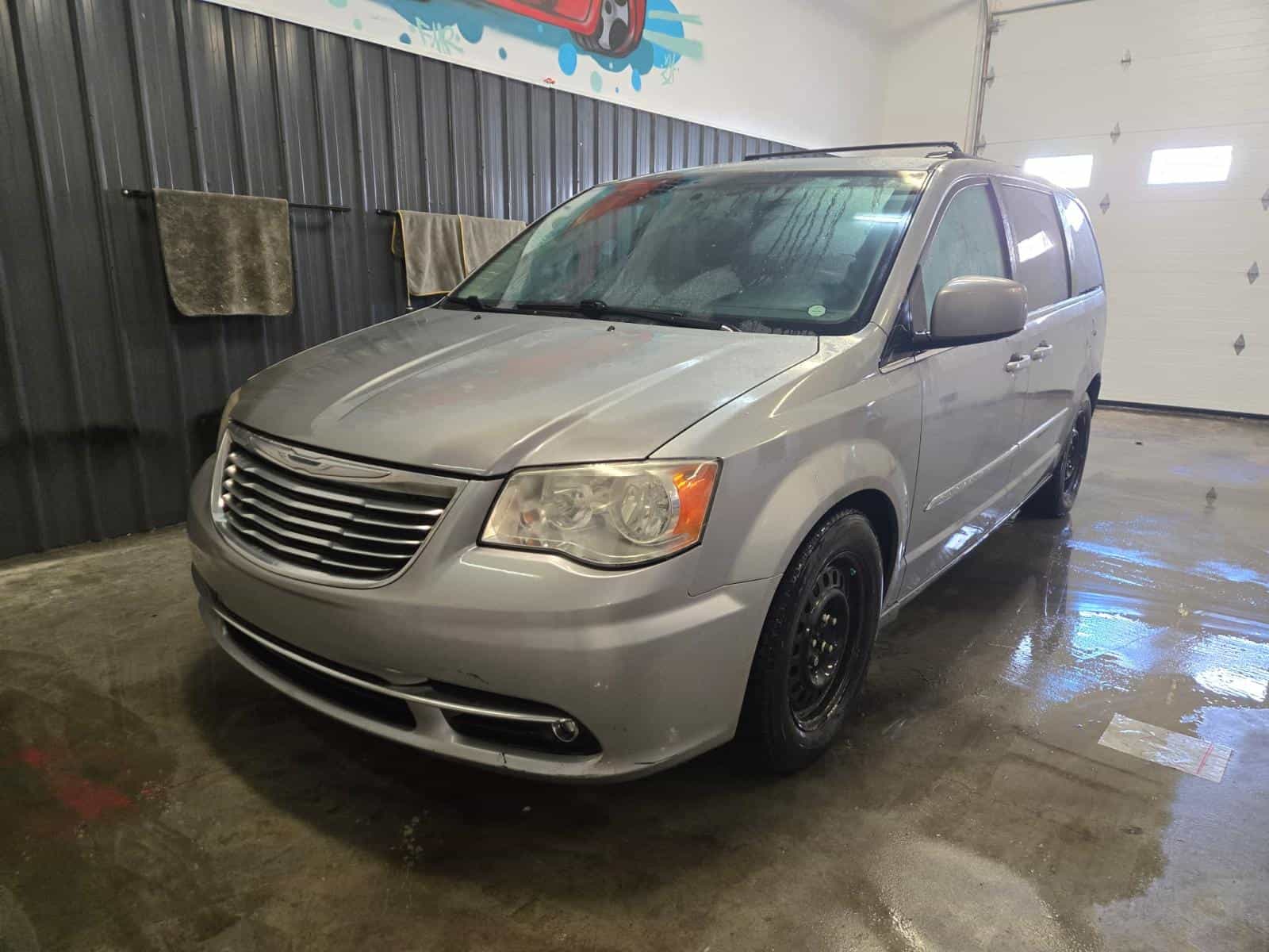Image 1 Chrysler Town & Country Touring 2013