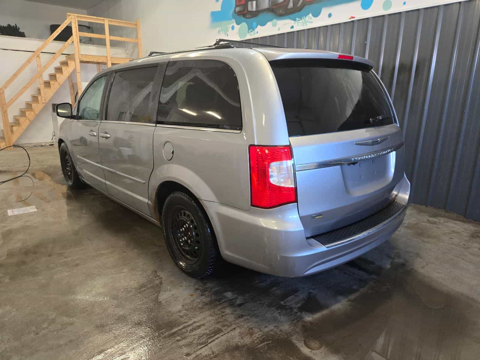 Image 6 Chrysler Town & Country Touring 2013