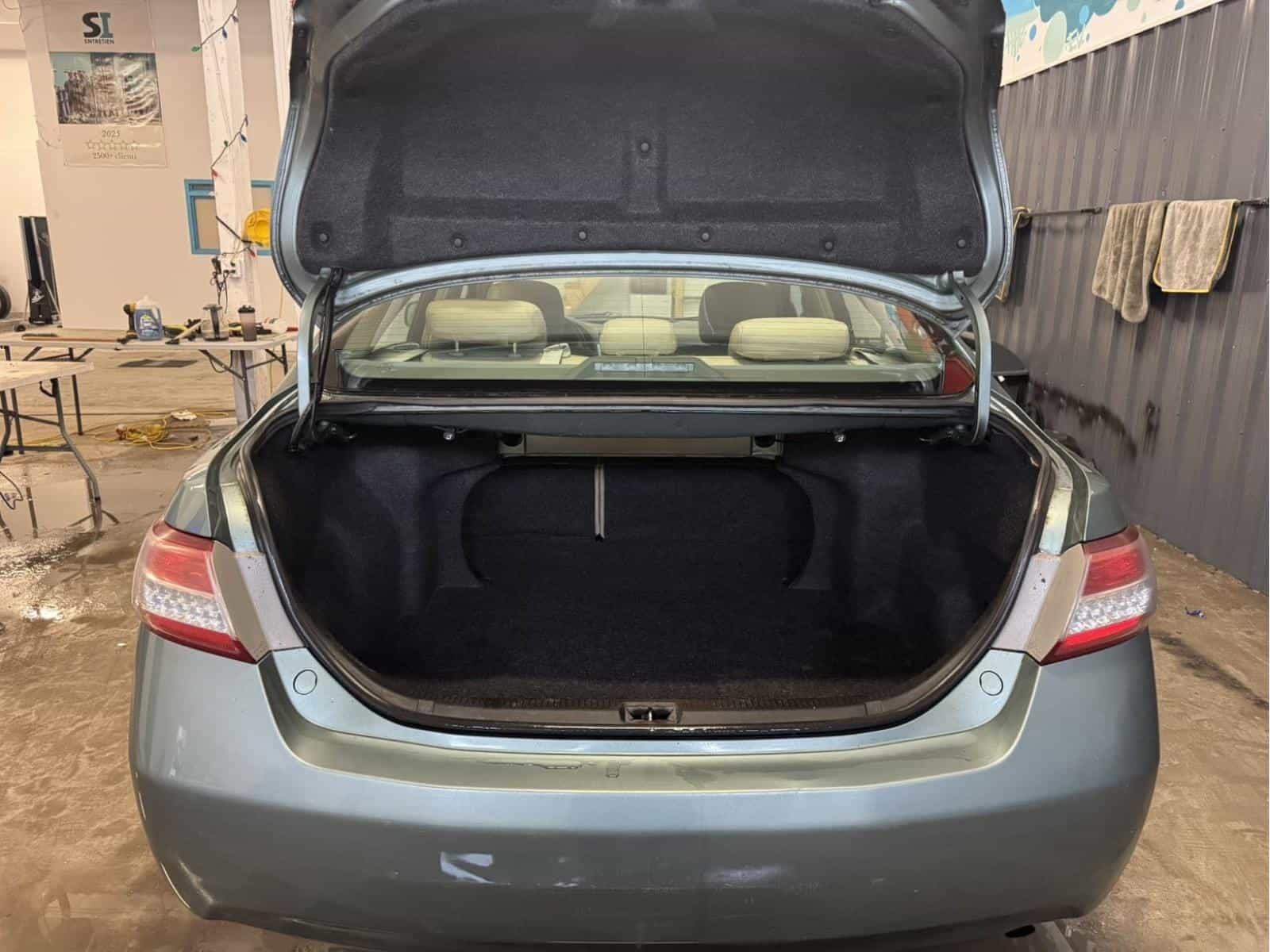 2010 Toyota Camry LE - Image 5