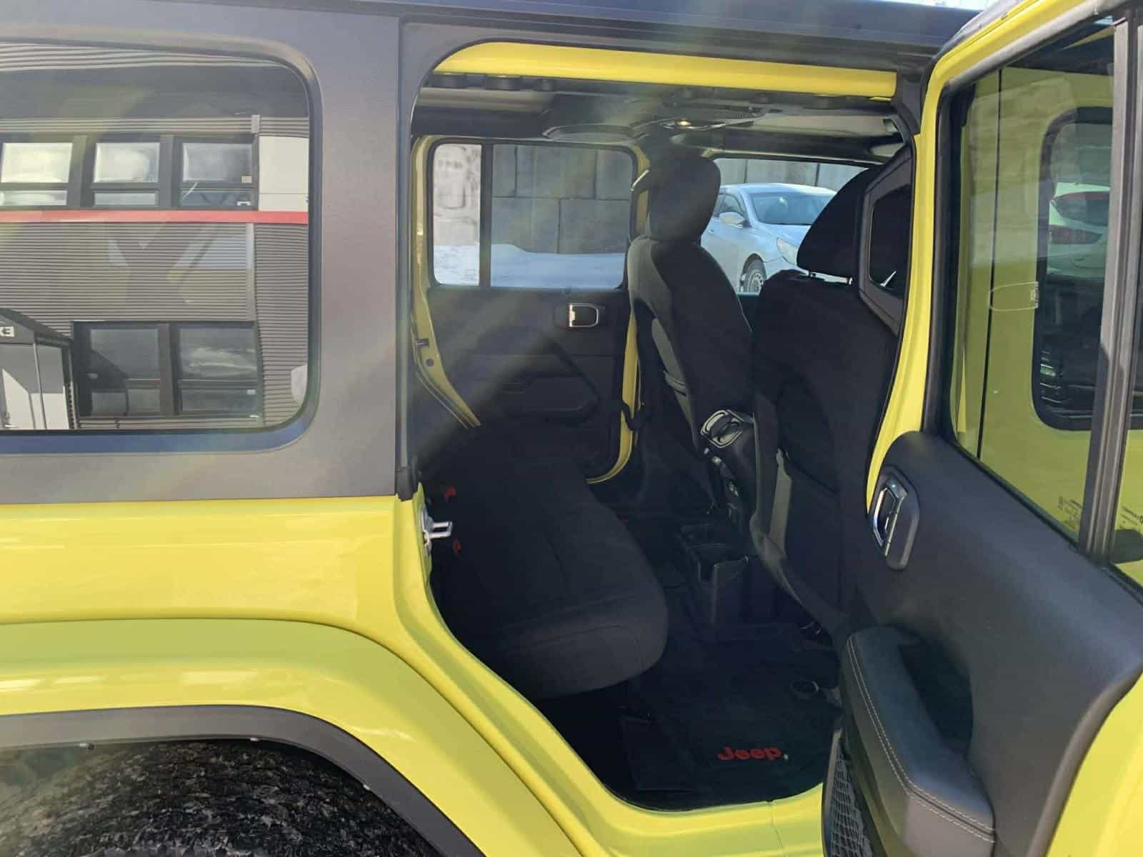 Image 10 Jeep Wrangler Sahara 2023