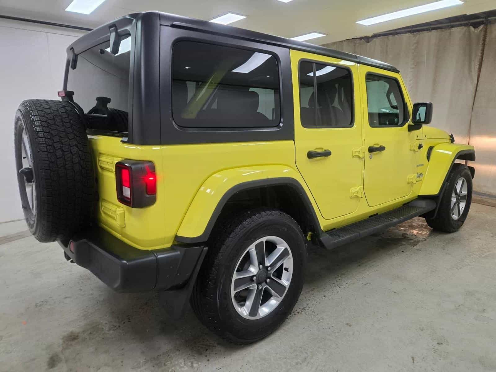 2023 Jeep Wrangler Sahara - Image 6