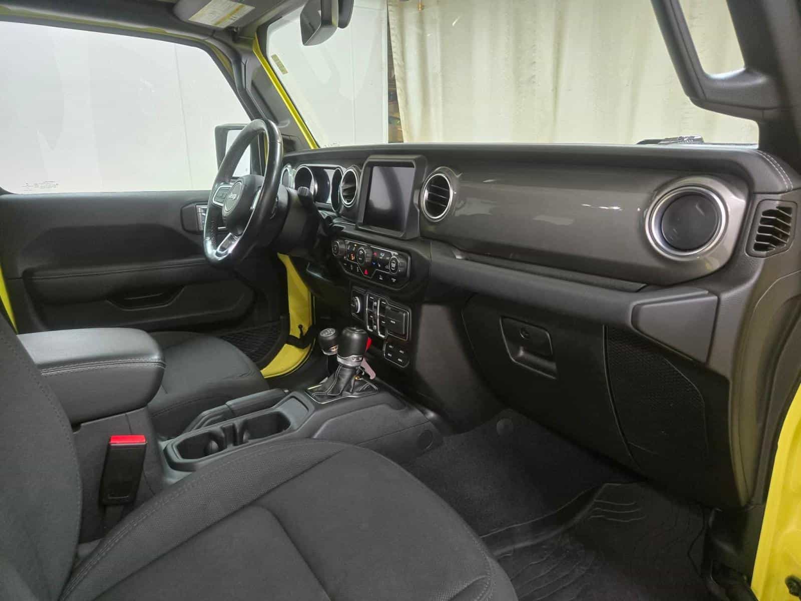 2023 Jeep Wrangler Sahara - Image 14