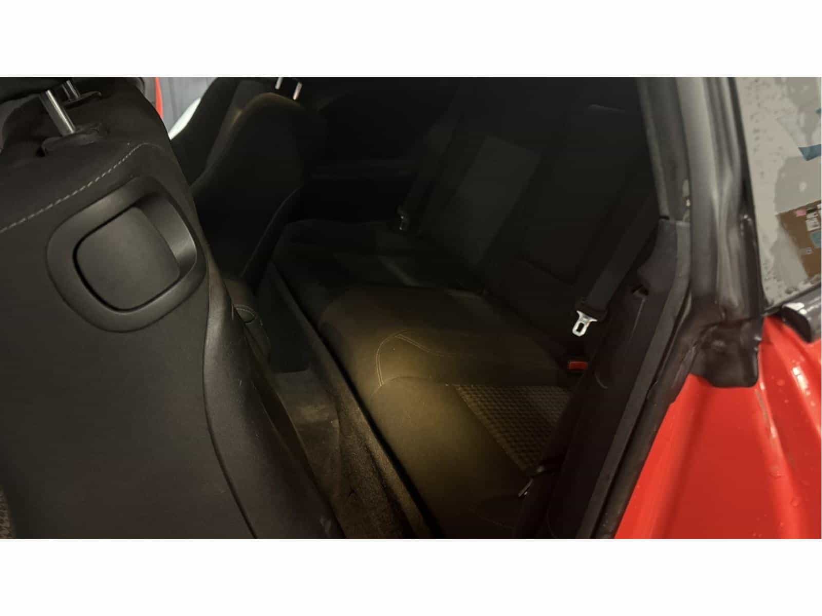 2018 Dodge CHALLENGER SXT SXT - Image 13