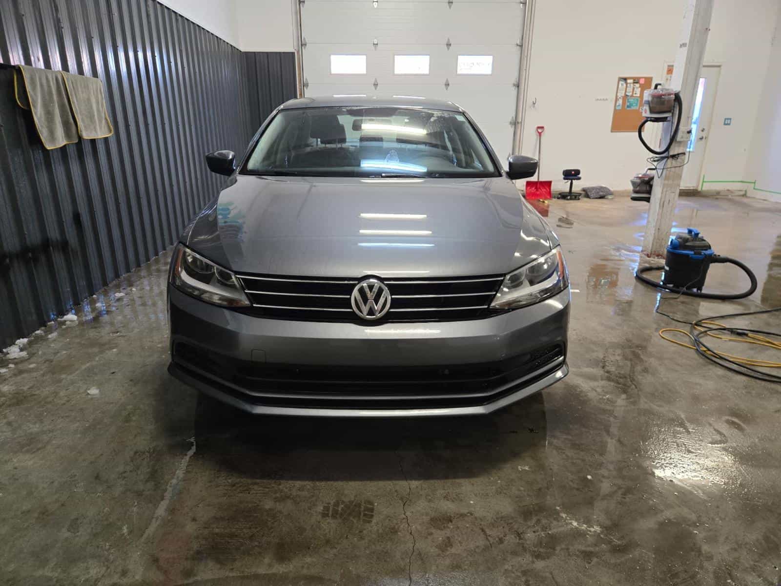 2017 Volkswagen Jetta Trendline + - Image 2