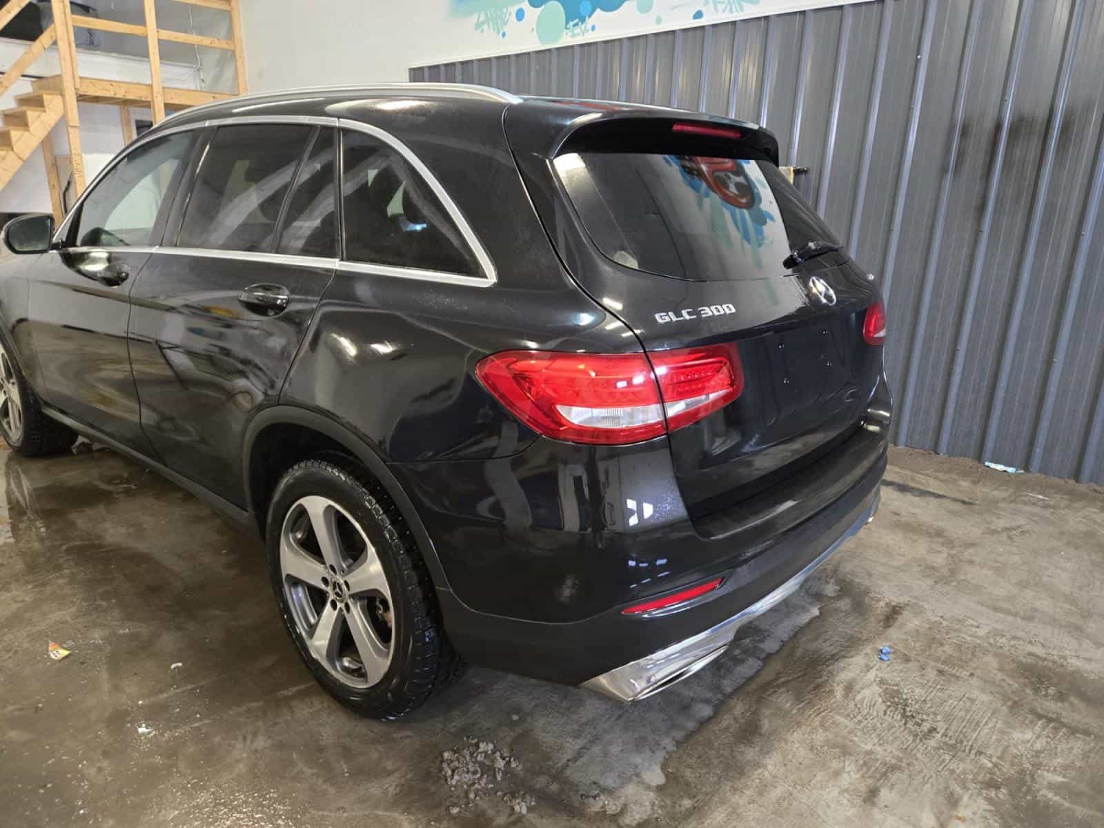 2017 Mercedes-Benz GLC 300 GLC300 - Image 4