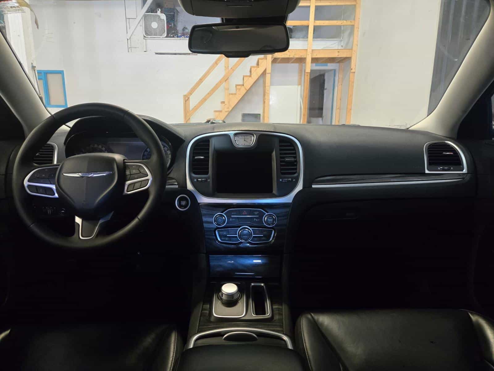 2022 Chrysler 300 Touring L Touring L - Image 10