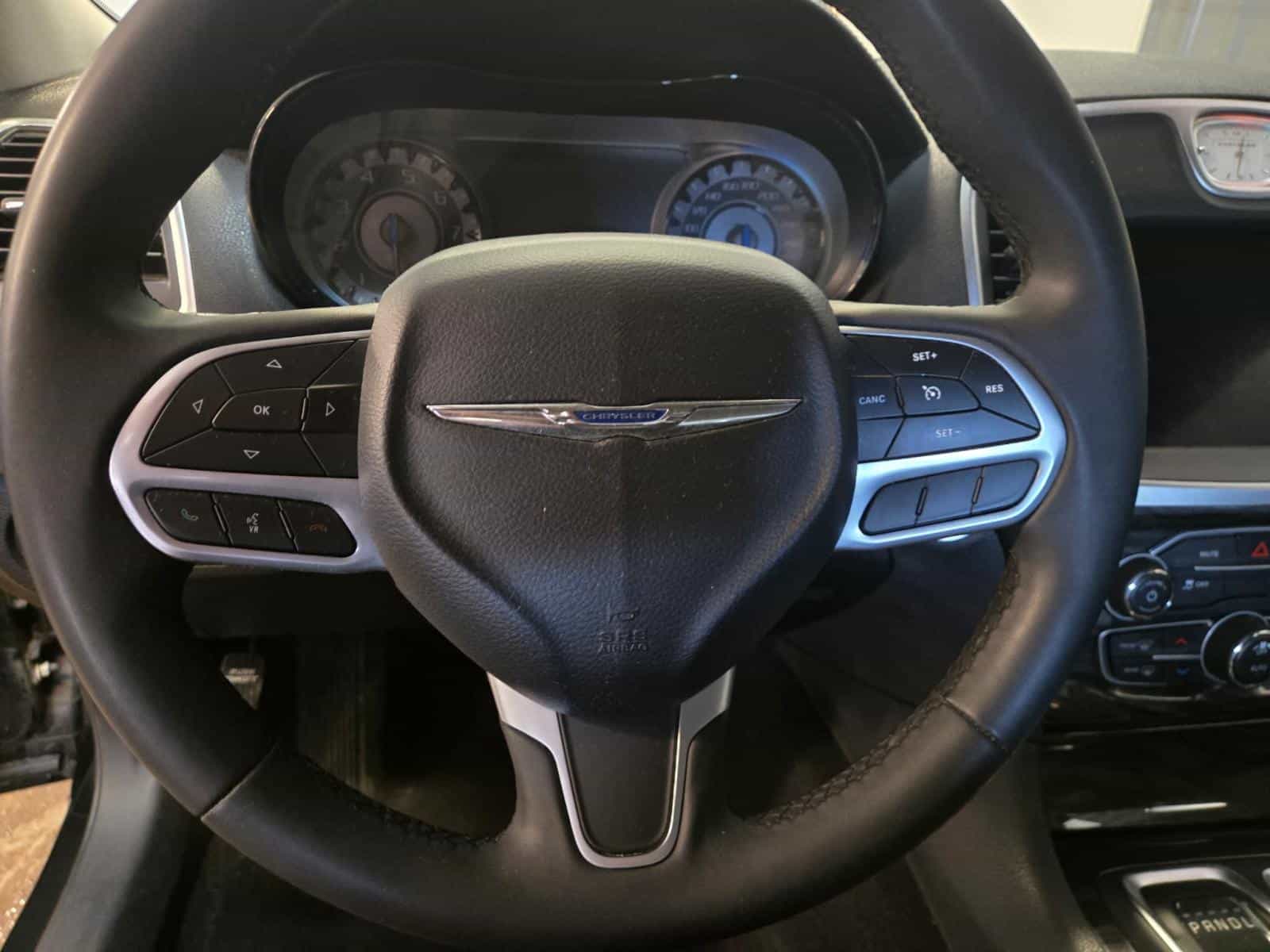 2022 Chrysler 300 Touring L Touring L - Image 14