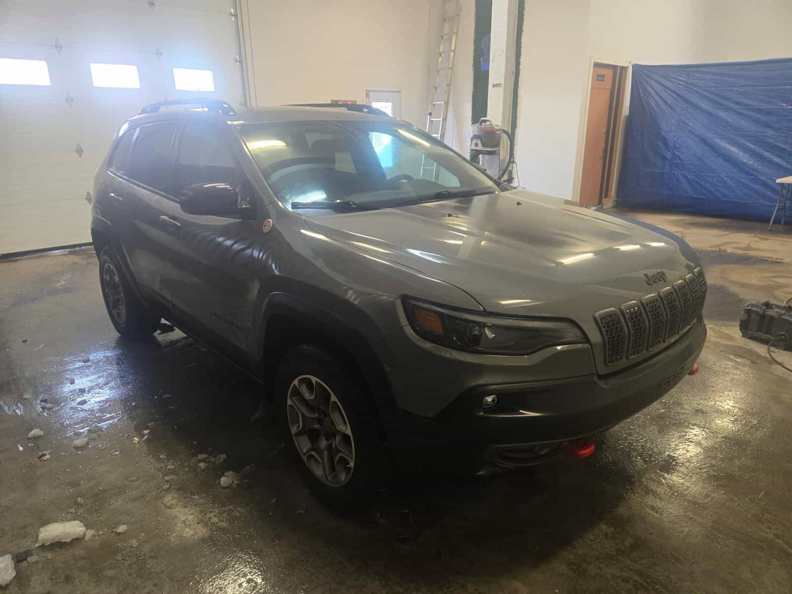 2022 Jeep Cherokee Trailhawk - Image 3