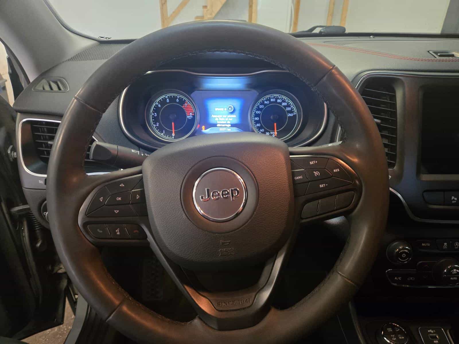 2022 Jeep Cherokee Trailhawk - Image 13