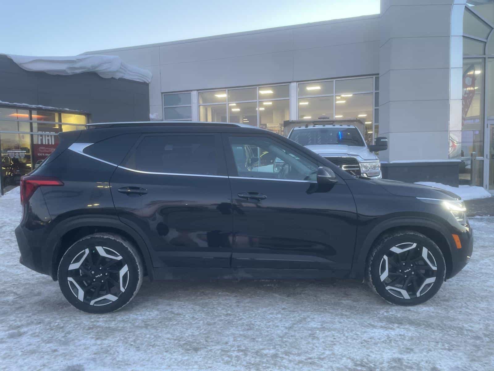 2024 Kia Seltos SX - Image 8