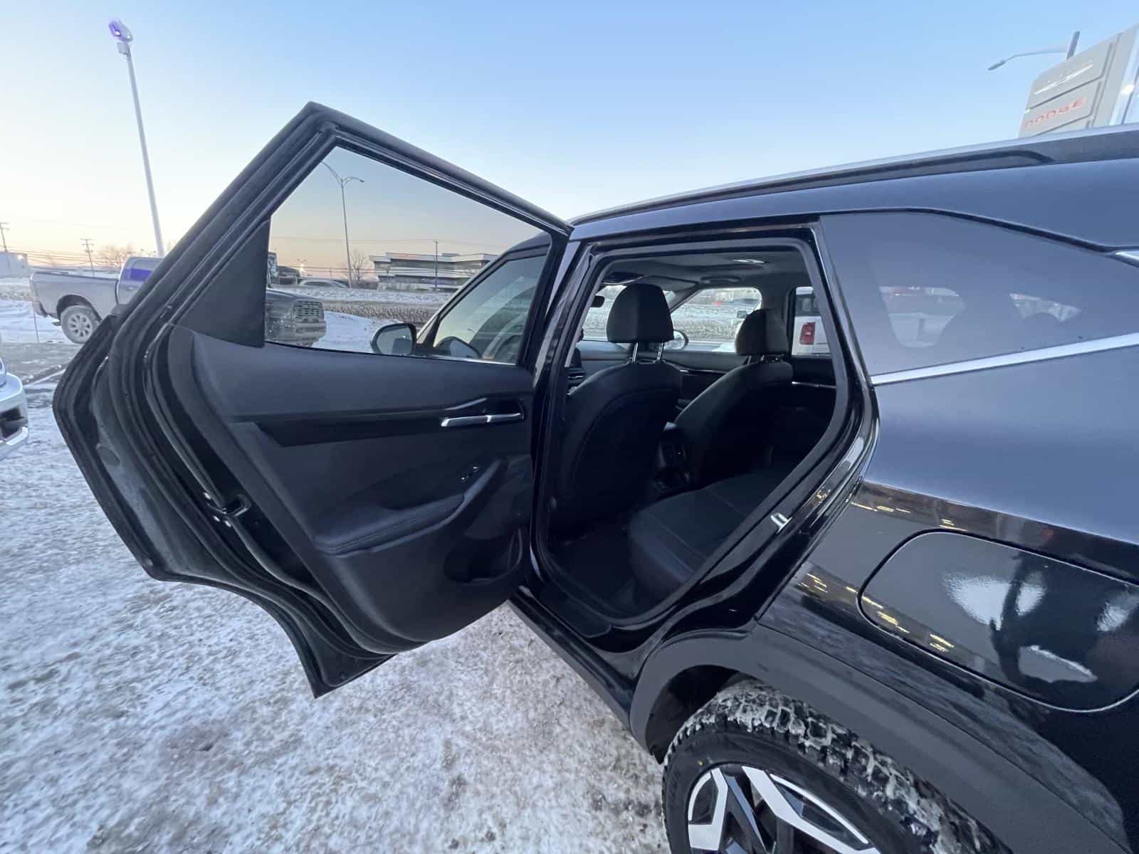 2024 Kia Seltos SX - Image 9