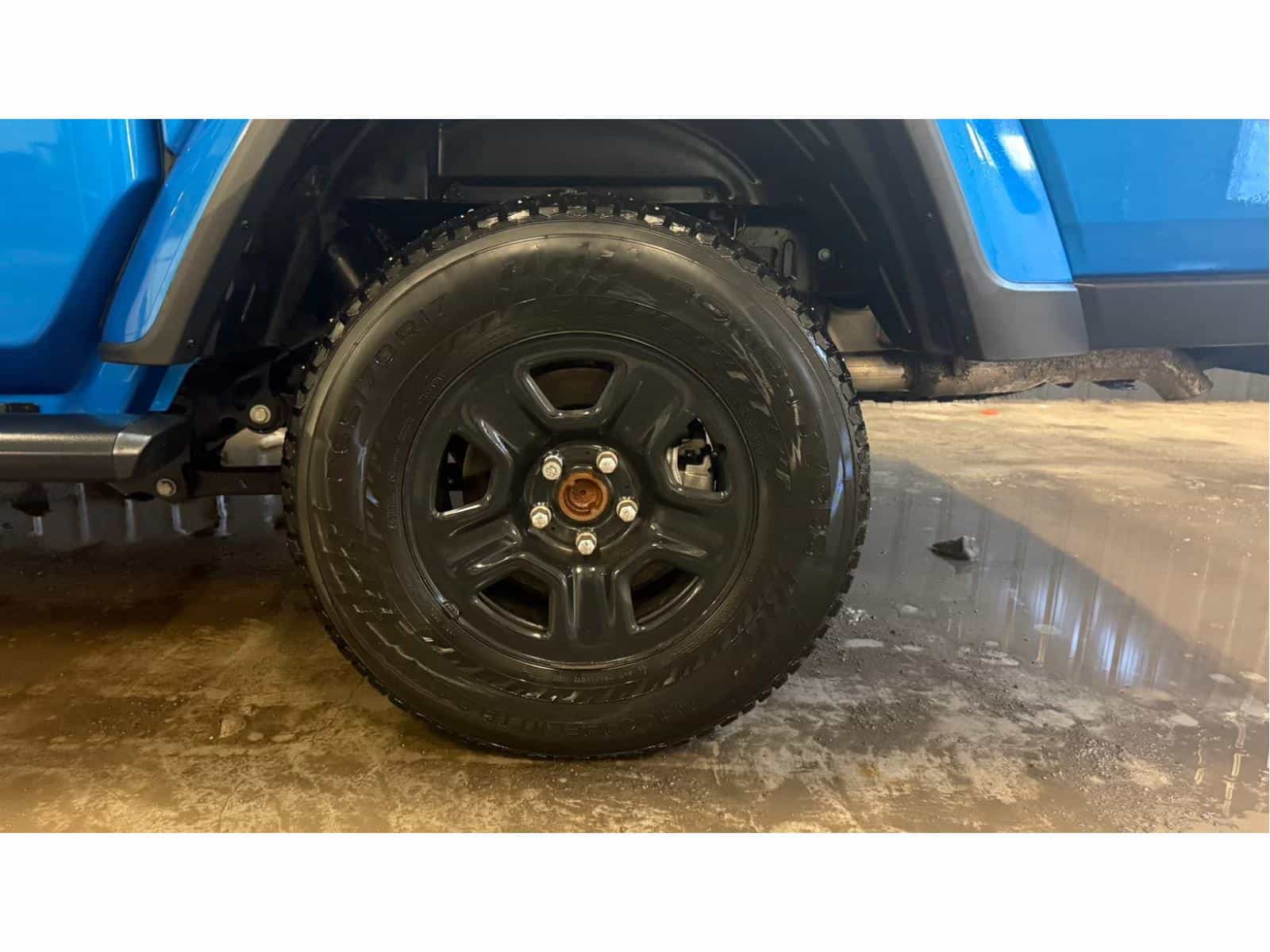 2025 Jeep Gladiator Willys - Image 8