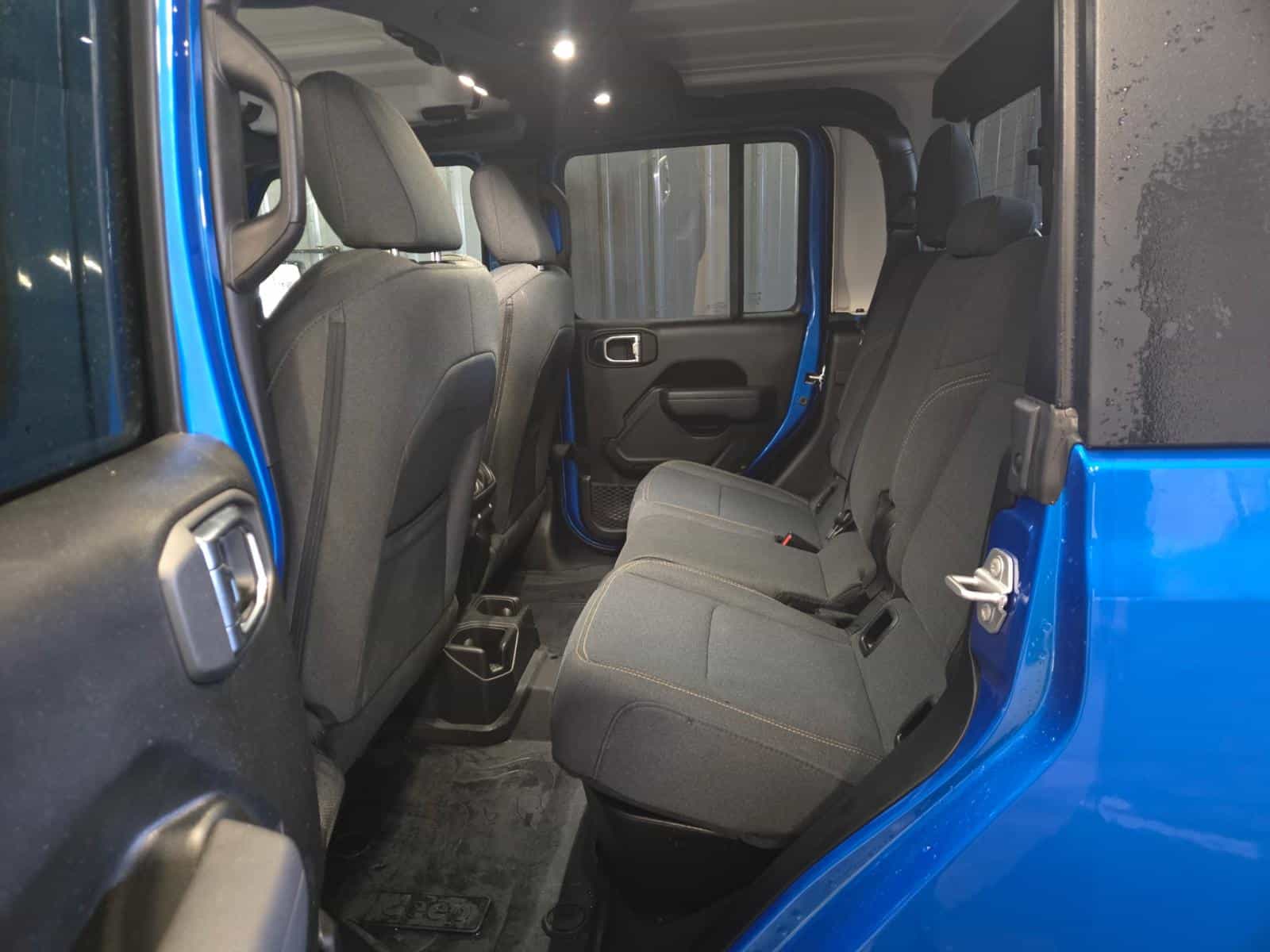 2025 Jeep Gladiator Willys - Image 9